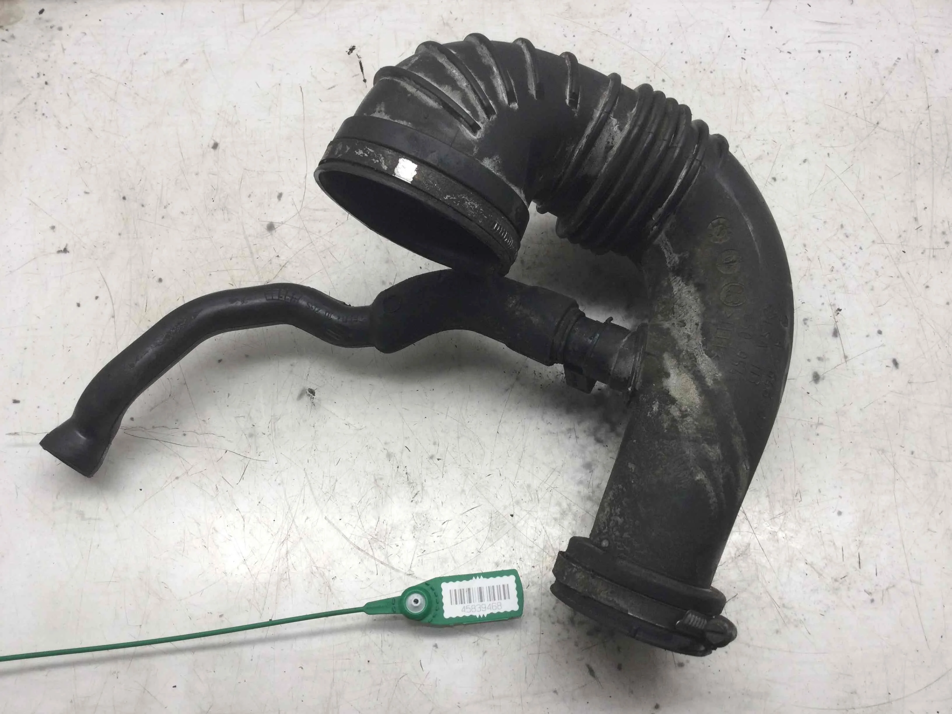 Патрубок воздушного фильтра Mercedes C-klasse W203/S203/CL203 (2000-2004) дизель 2.2 CDI Автомат Седан