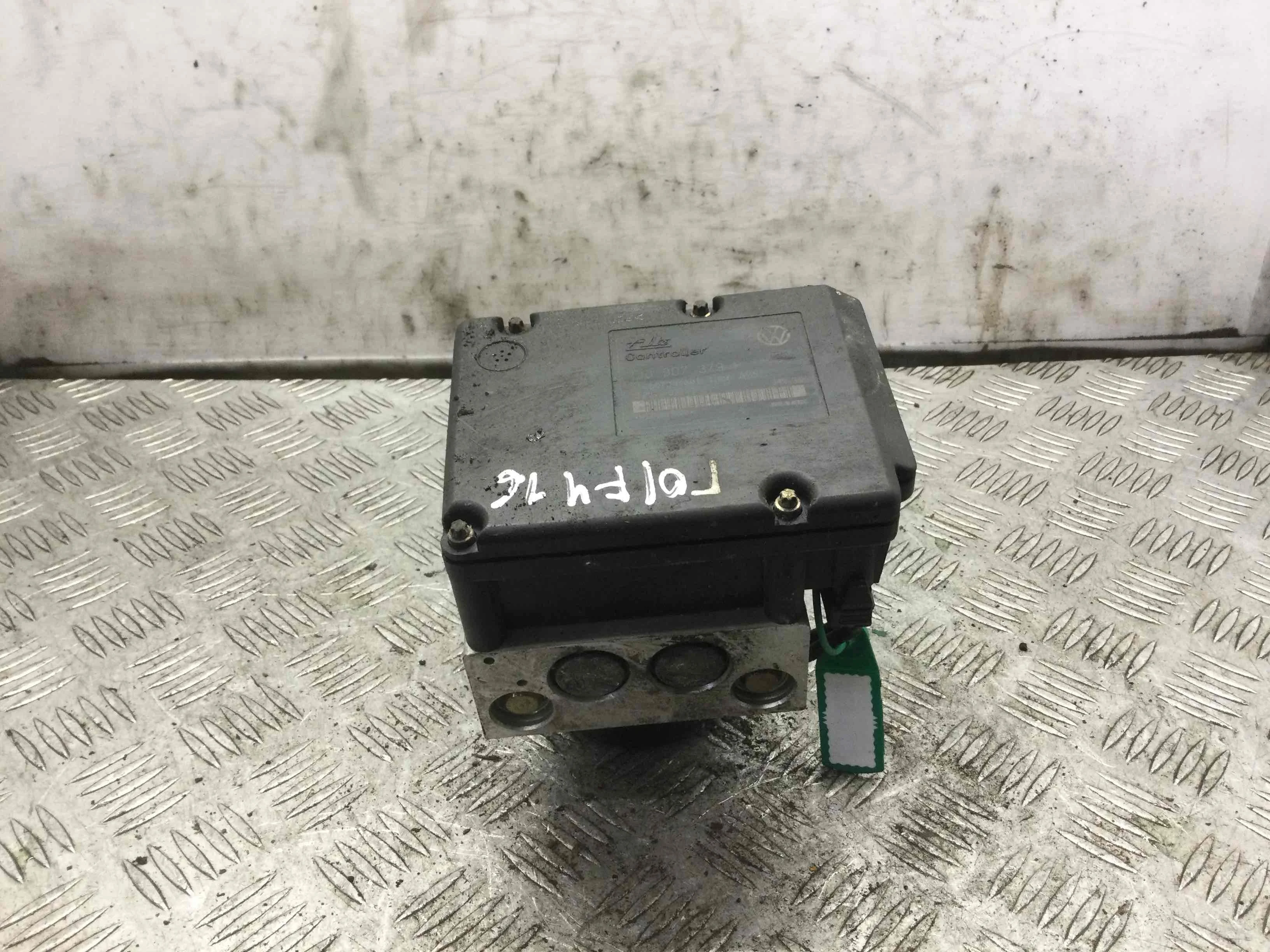 Блок ABS Volkswagen Golf 4 поколение (1997-2004) бензин 1.6 i Механика Х/б