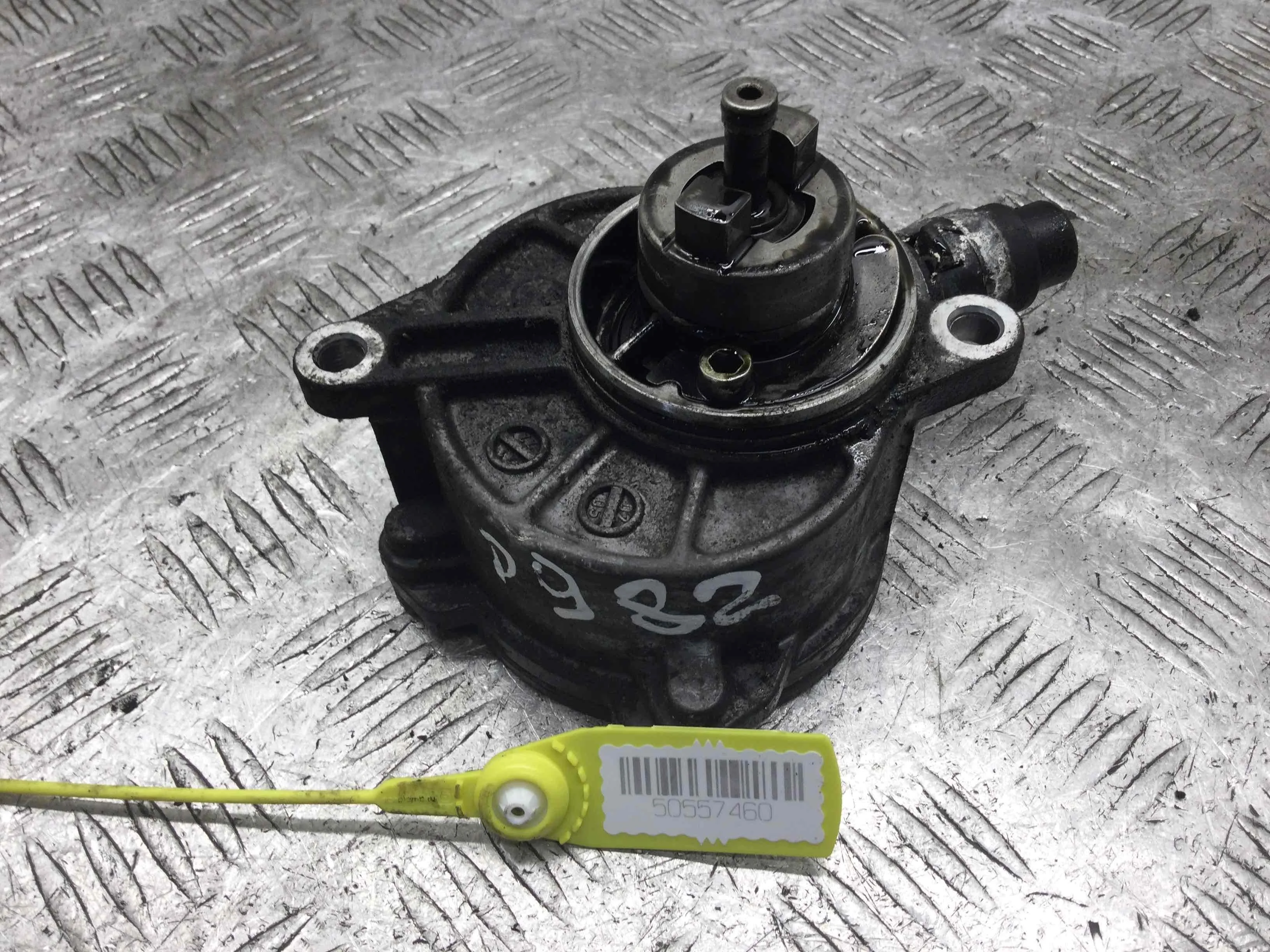 Насос вакуумный Mercedes Vito W639 (2003-2010) дизель 2.2 CDI Механика Микроавтобус