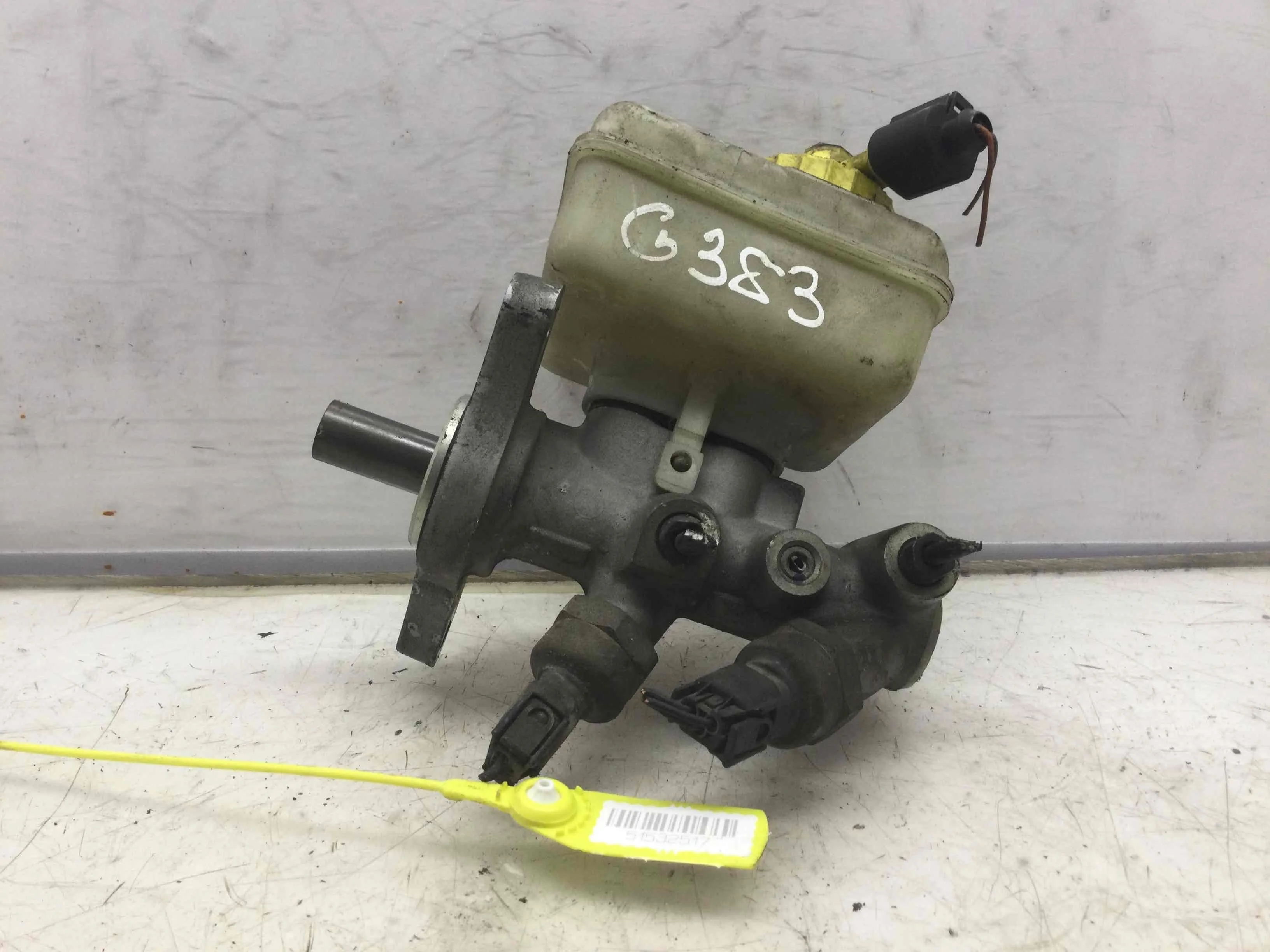 Цилиндр тормозной главный Volkswagen Beetle A4 (1997-2005) бензин 2.0  Механика Х/б