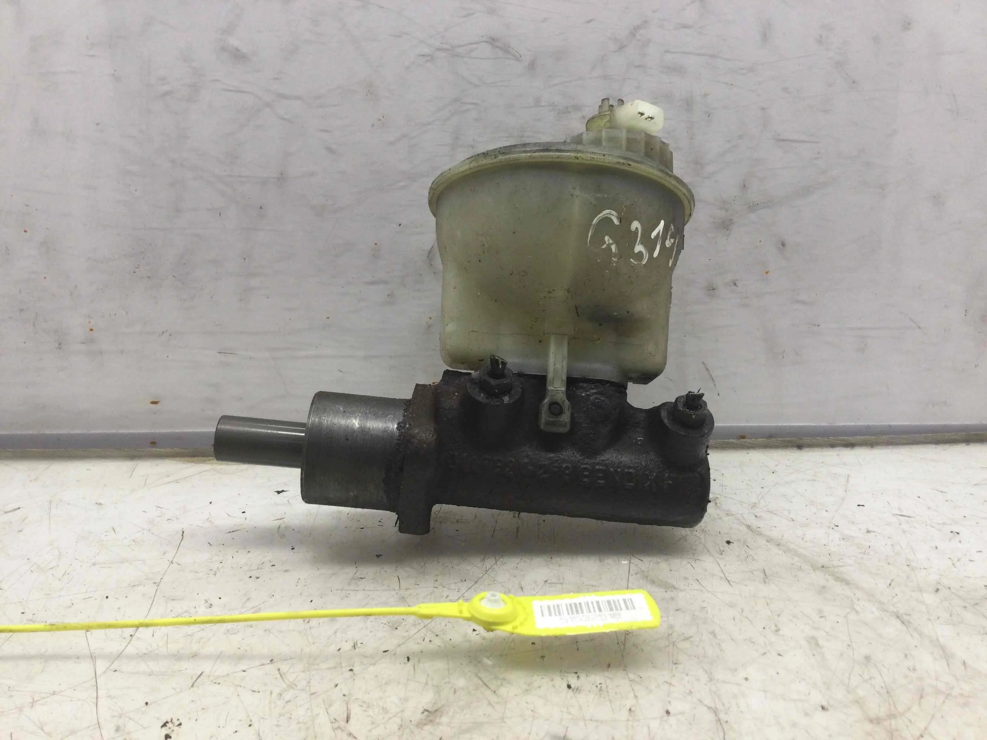 Цилиндр тормозной главный Volkswagen Polo 3 поколение (1994-2001) бензин 1.6  Механика Х/б