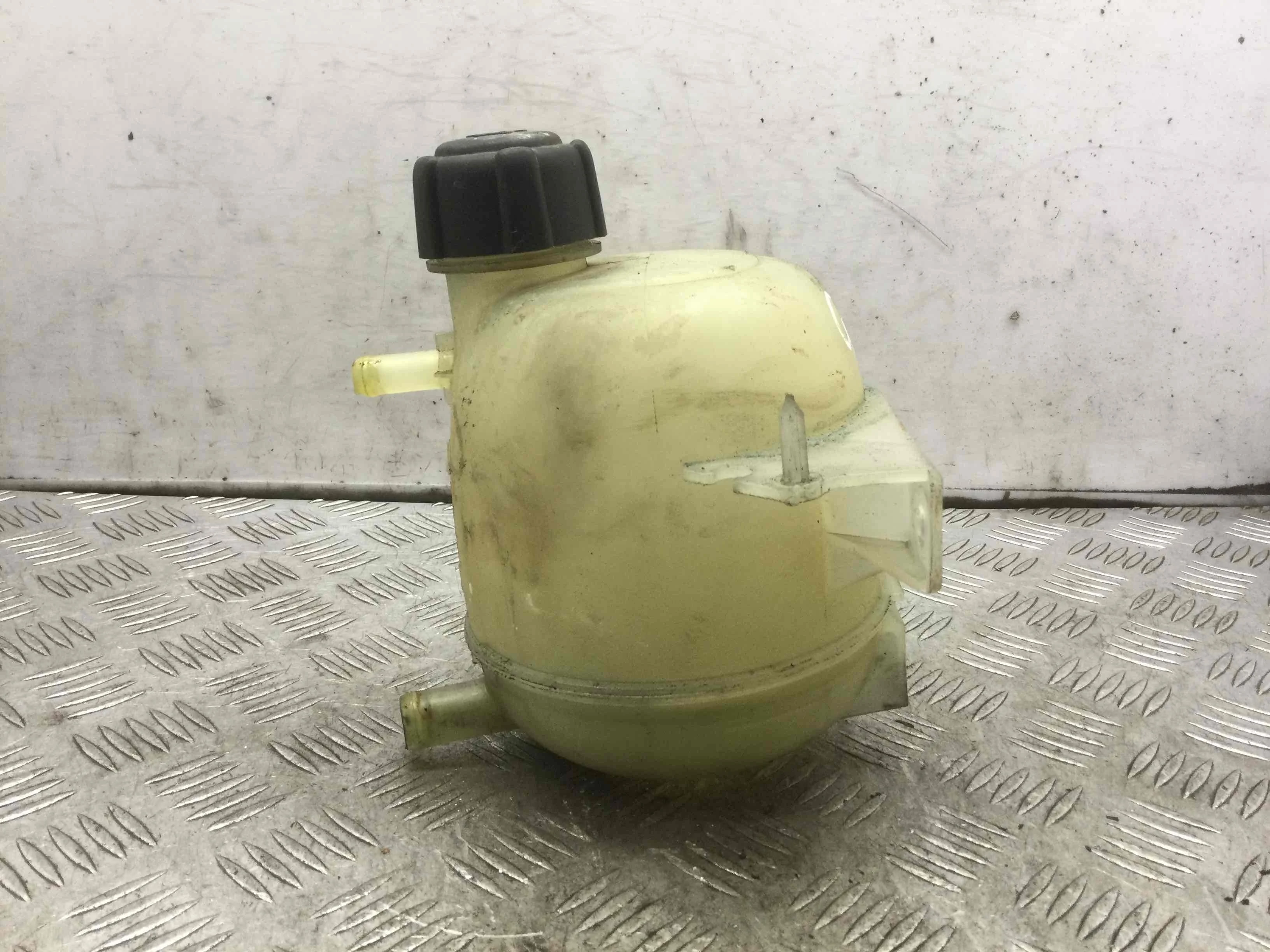 Бачок расширительный Renault Clio 2 поколение (1998-2001) дизель 1.5 CDTI Механика Х/б