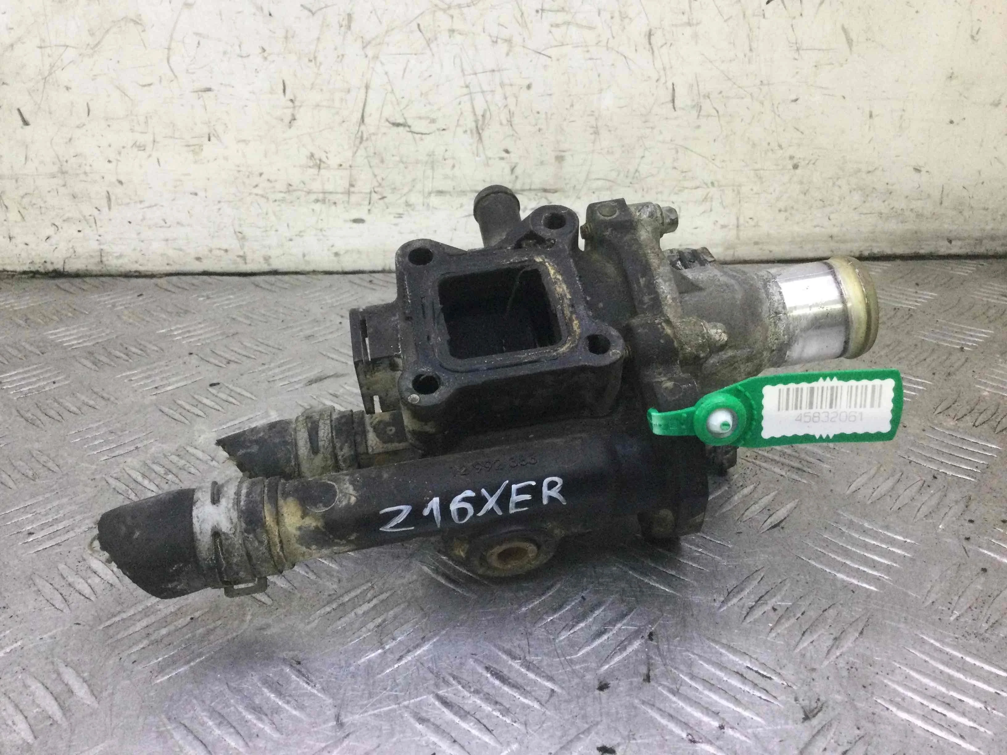 Корпус термостата Opel Astra H 2004-2007 бензин 1.6 i Робот