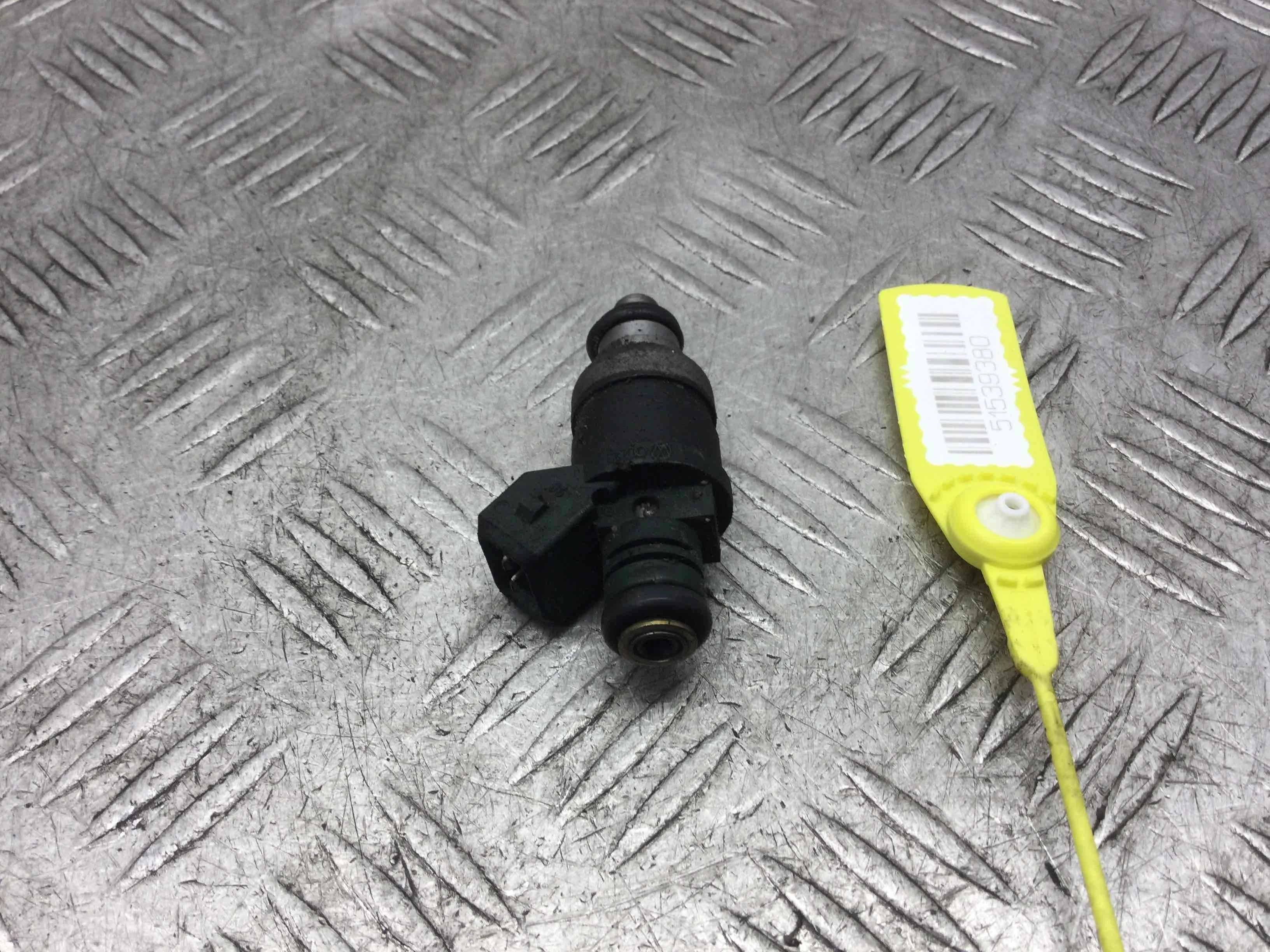 Форсунка Volkswagen Golf 4 поколение (1997-2004) бензин 1.6  Механика Х/б