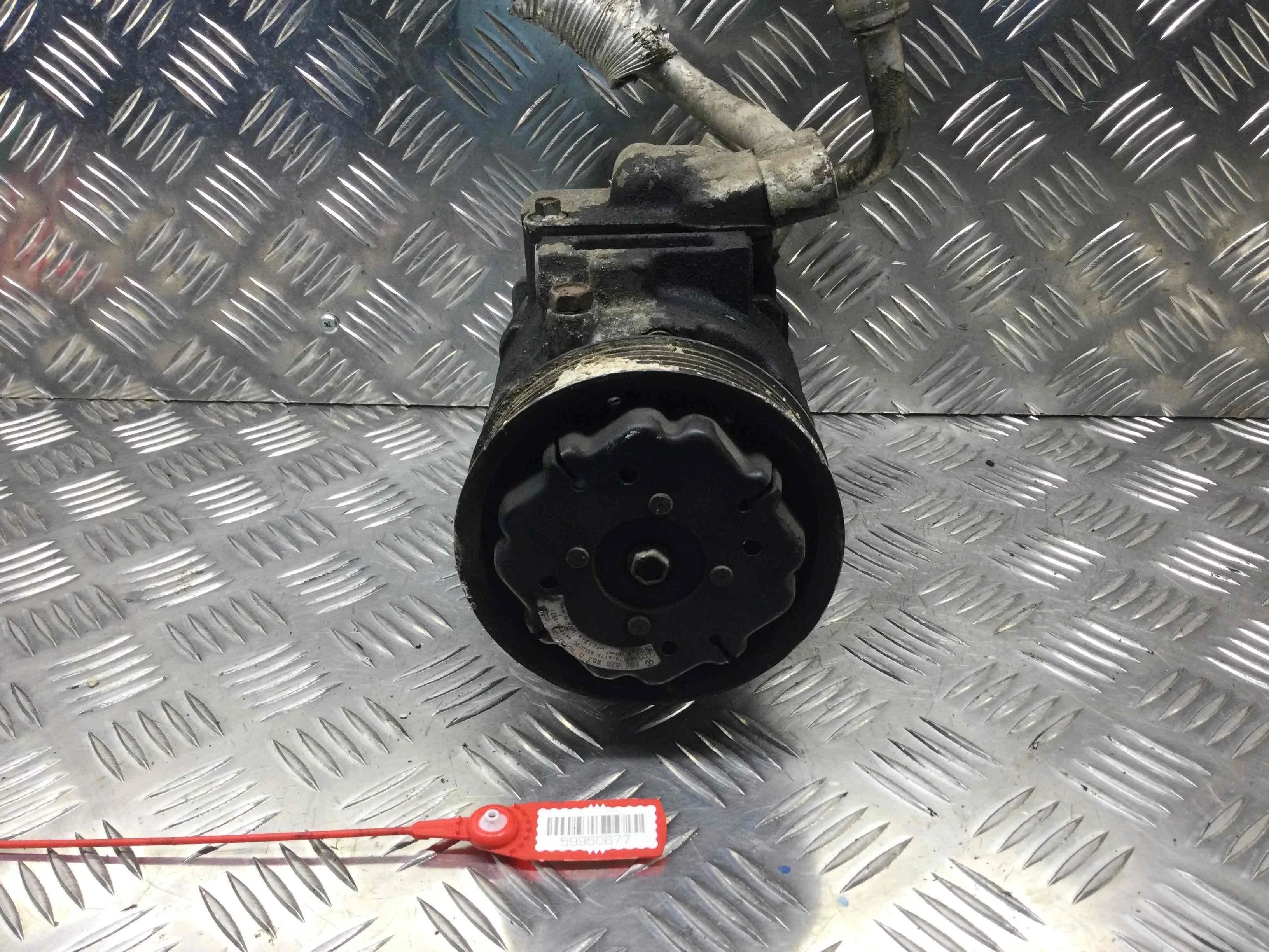 Компрессор кондиционера Volkswagen Polo 4 поколение (2001-2005) бензин 1.4  Механика Х/б