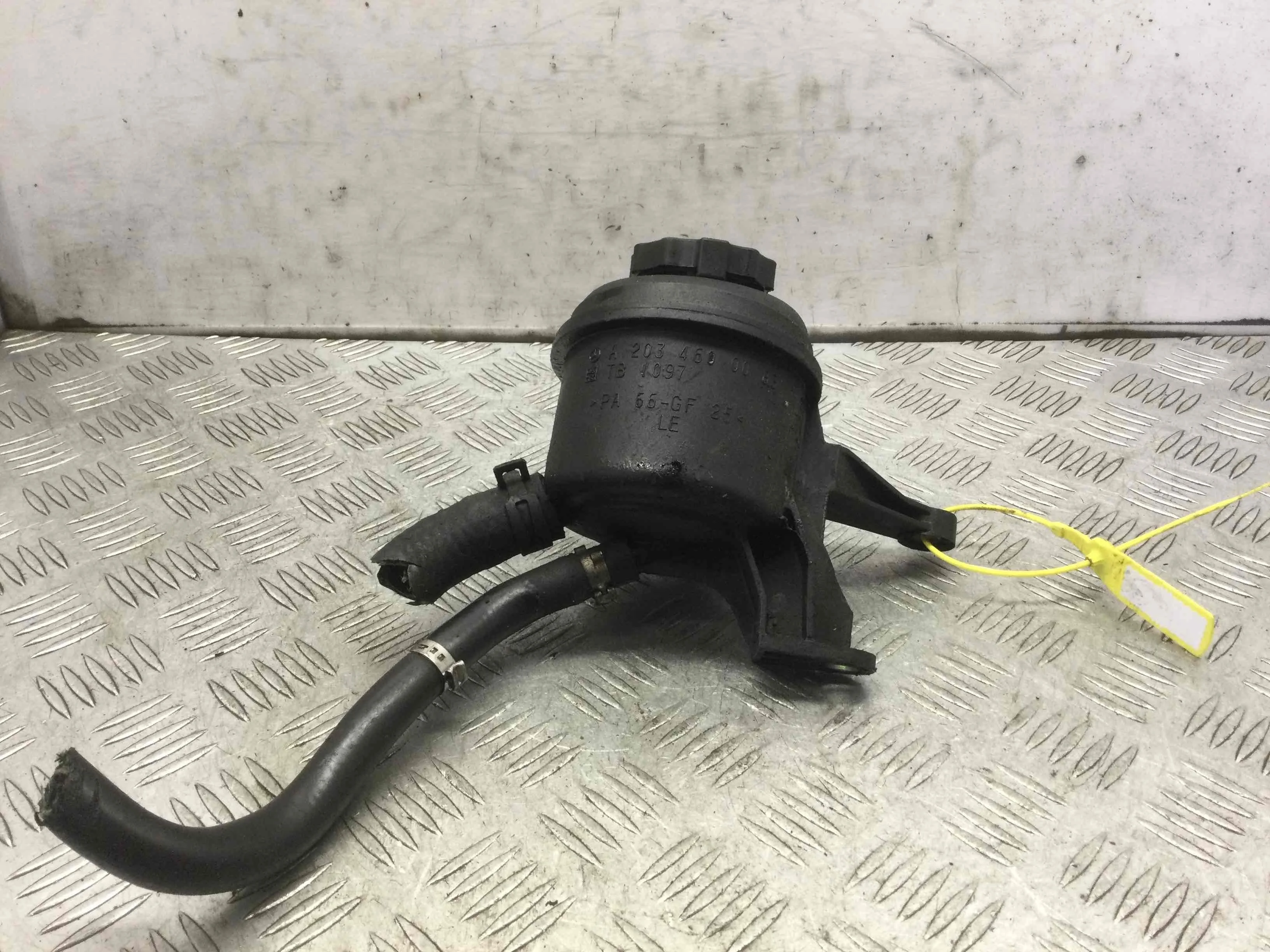 Бачок гидроусилителя Mercedes C-klasse W203/S203/CL203 (2000-2004) дизель 2.2 CDI Автомат Седан