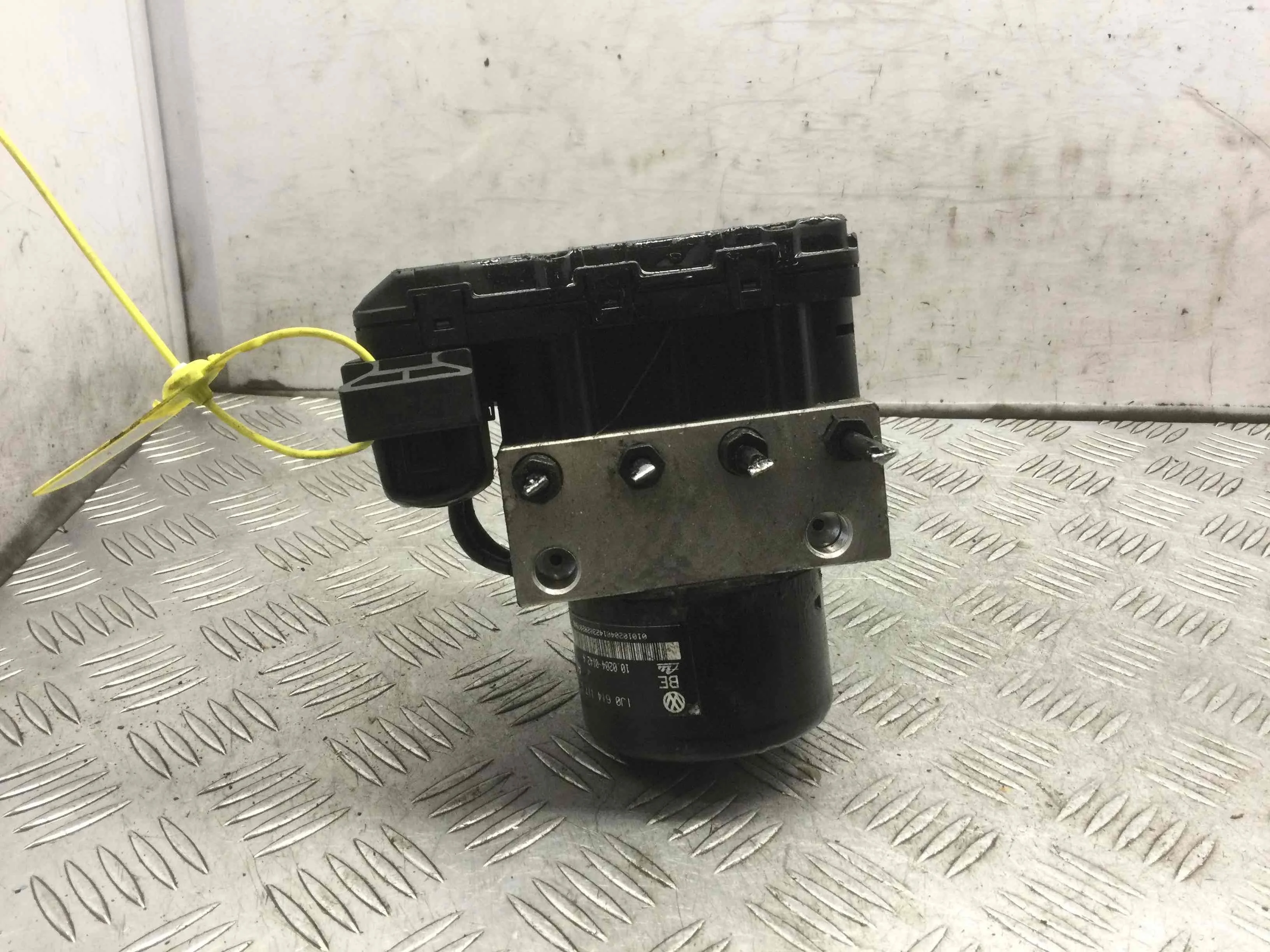 Блок ABS Audi A3 8L (1996-2000) бензин 1.6  Механика Х/б