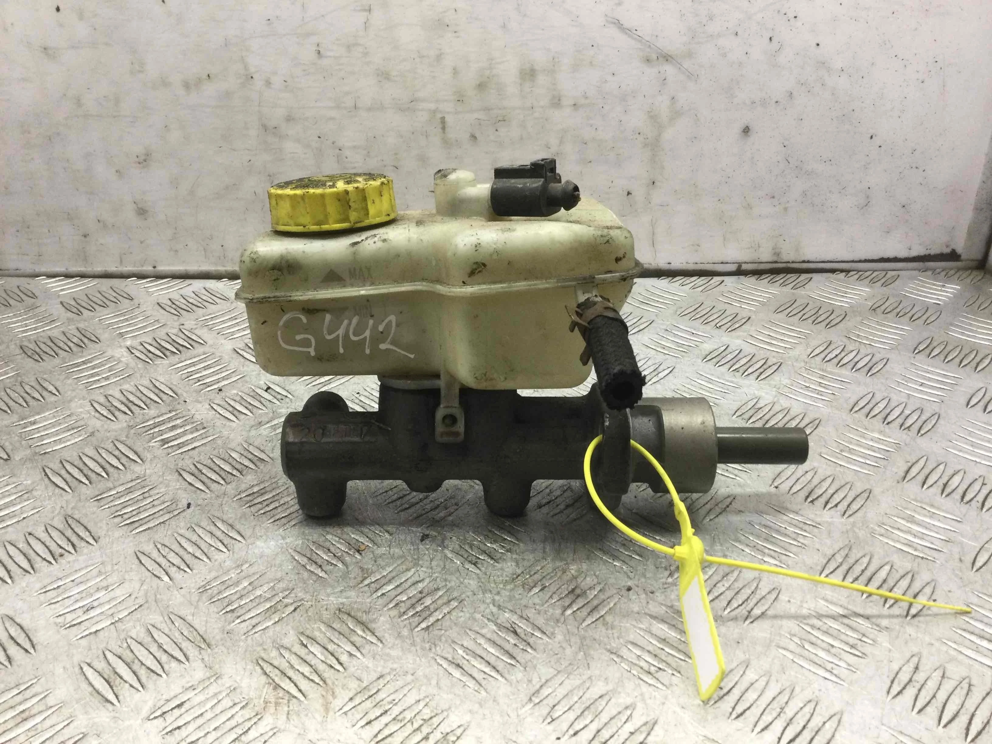 Цилиндр тормозной главный Volkswagen Polo 4 поколение (2001-2005) бензин 1.4  Механика Х/б