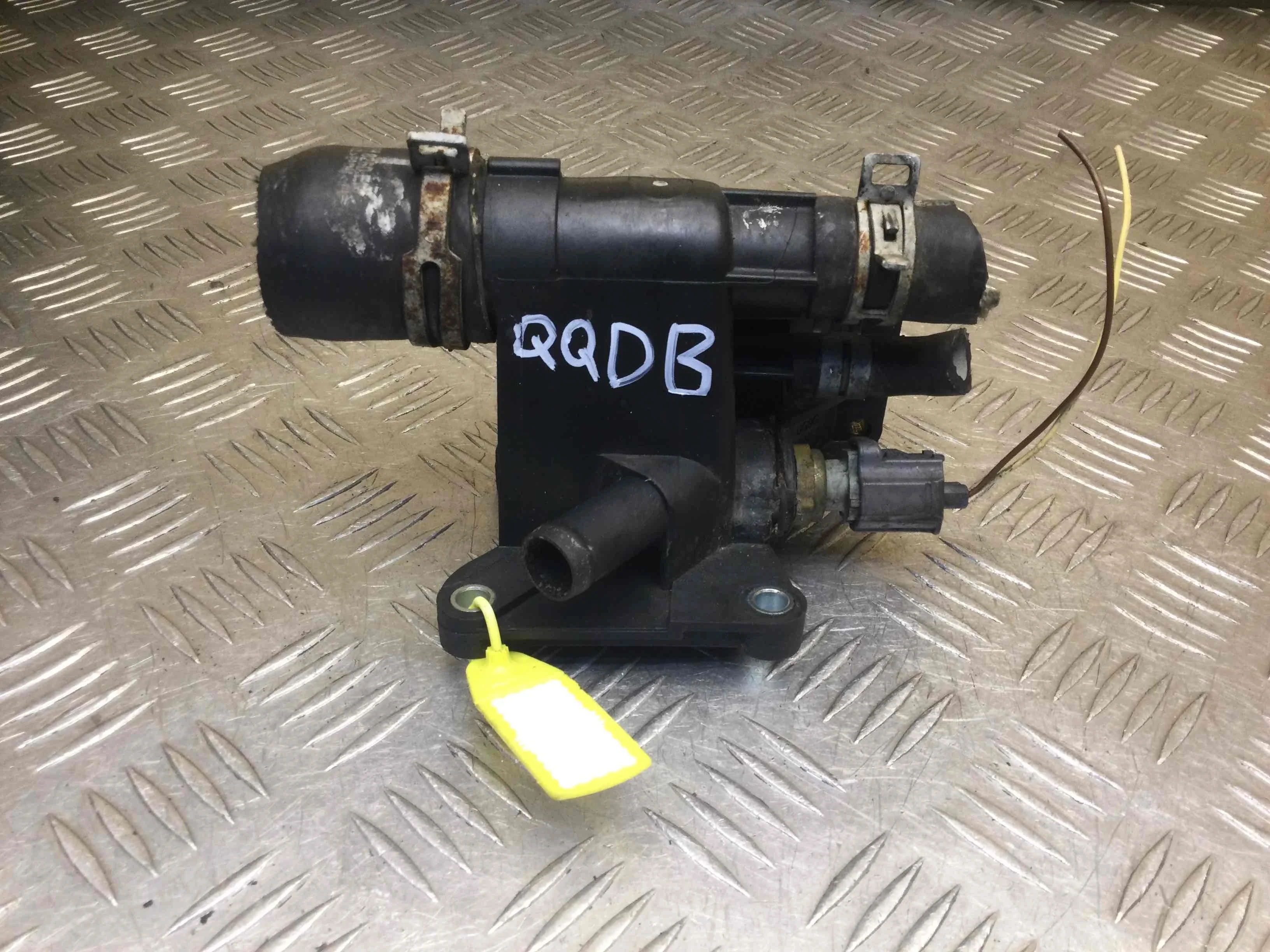 Фланец (тройник) системы охлаждения Ford Focus 2 поколение (2005-2008) бензин 1.8 i Механика