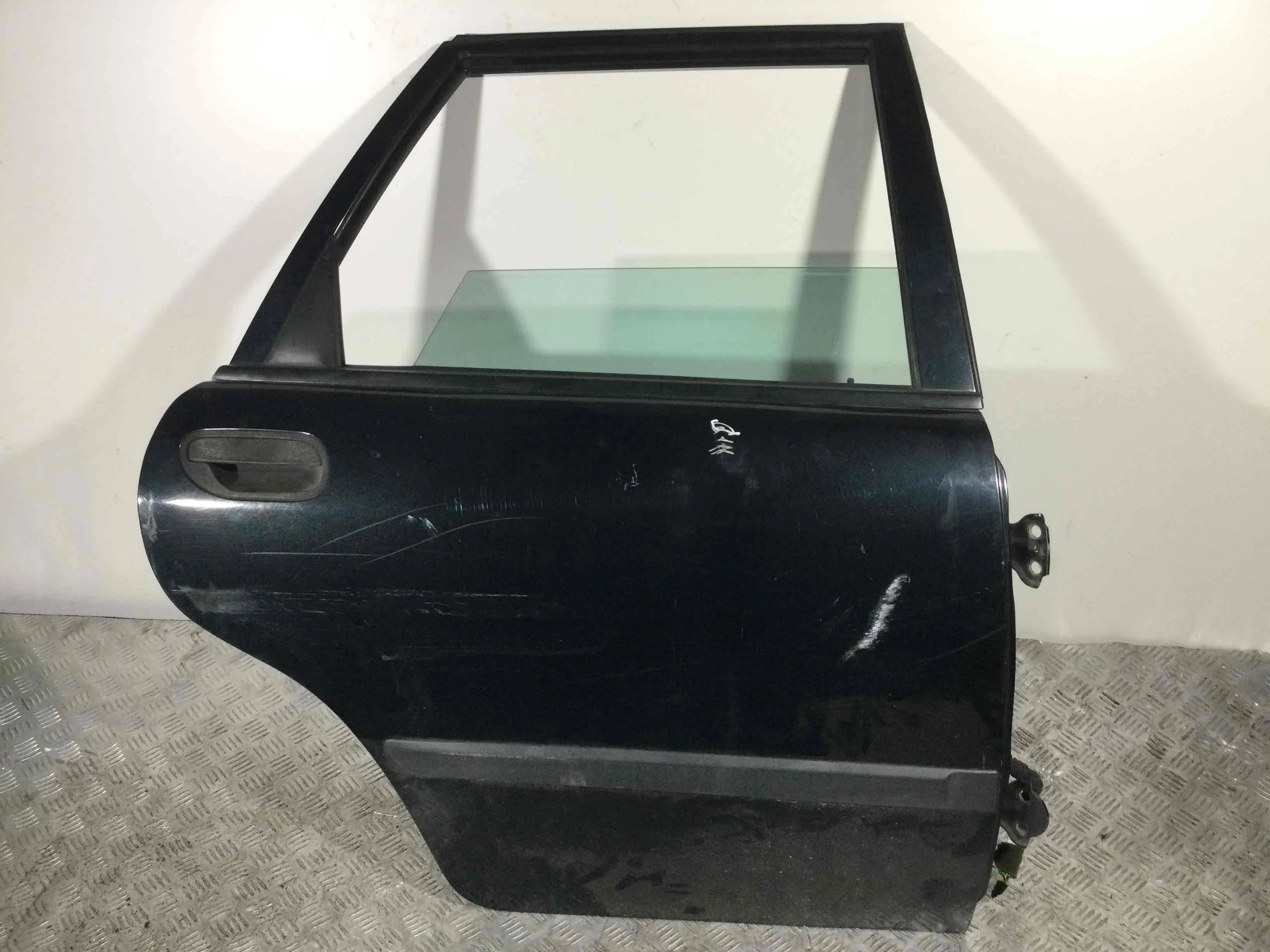 Дверь задняя правая Volvo V40 1 поколение (1996-2000) бензин 2.0 i Механика Универсал