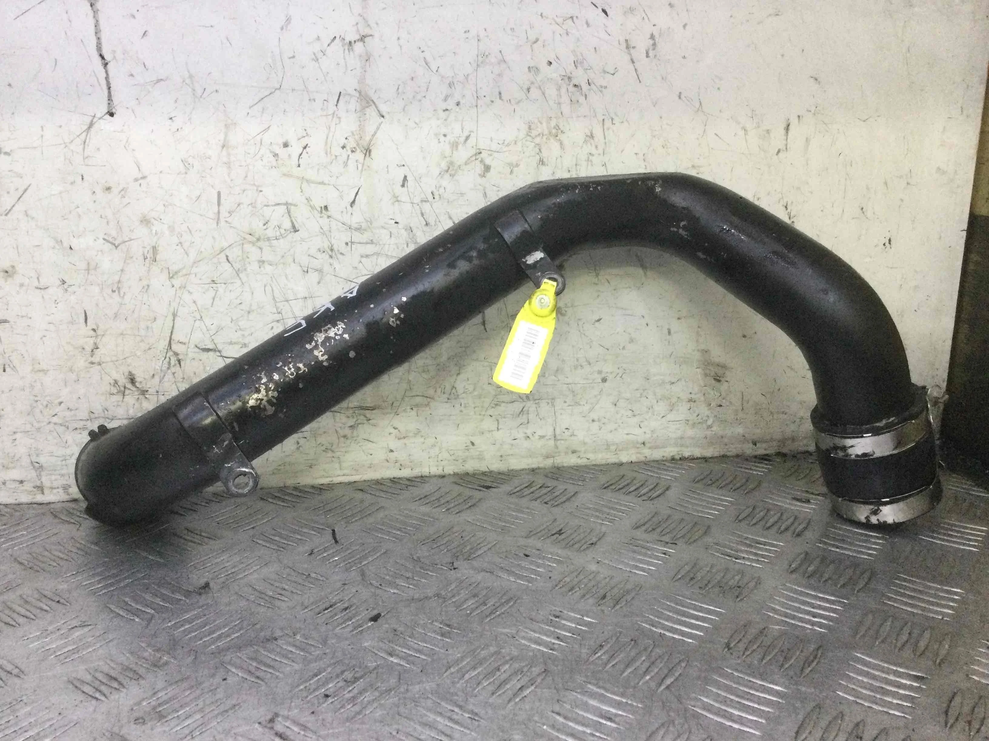 Патрубок интеркулера Audi A6 C5/4B (1997-2004) дизель 2.5 TDI Механика