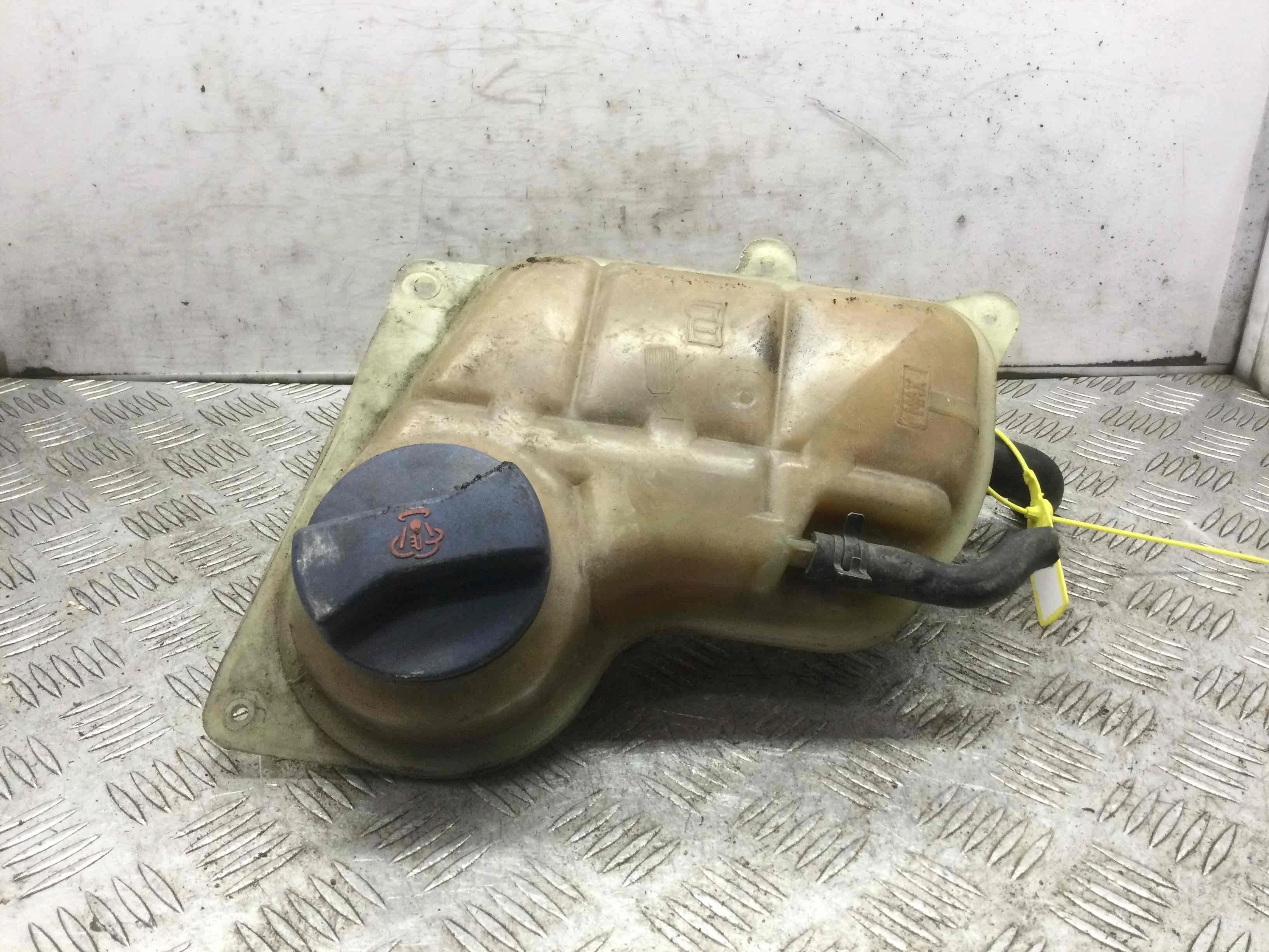 Бачок расширительный Audi A4 B5 (1994-1999) бензин 1.8 i Механика Седан