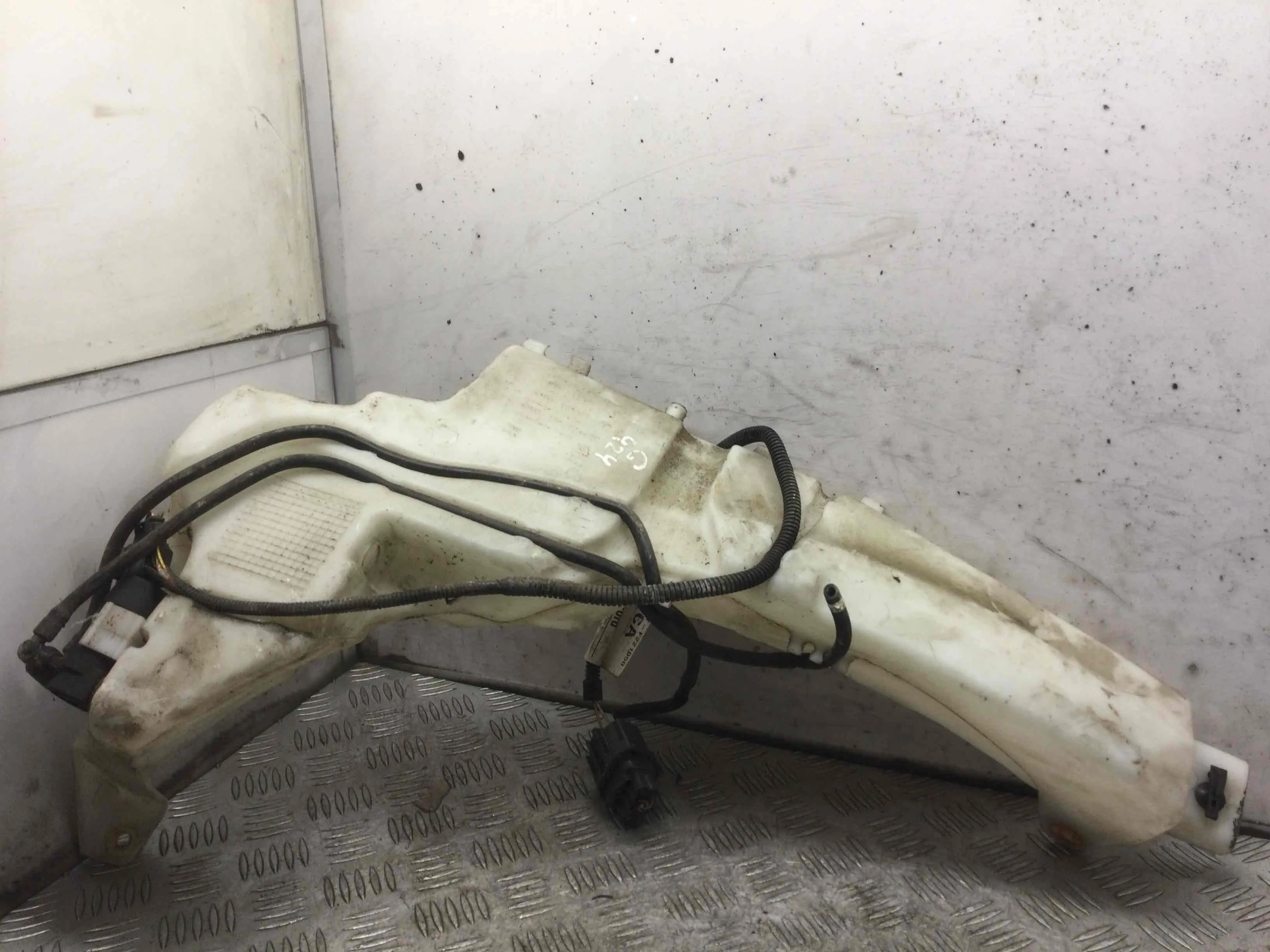 Бачок омывателя Ford Focus 2 поколение (2005-2008) бензин 1.6  Механика Х/б