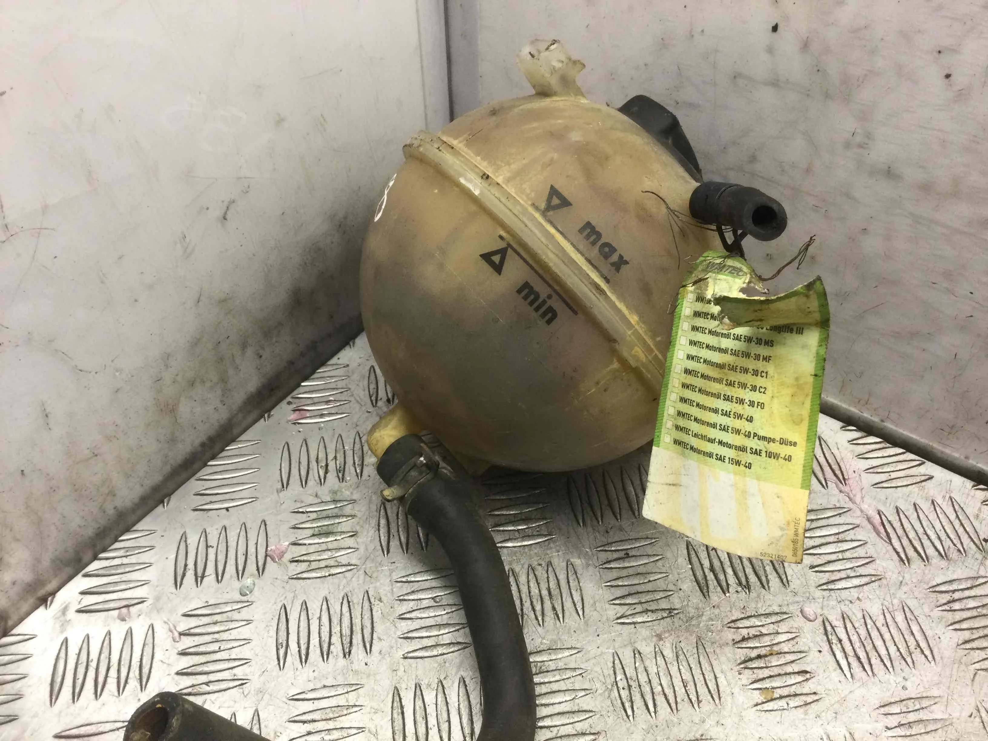 Бачок расширительный Volkswagen Polo 3 поколение (1994-2001) бензин 1.4  Механика