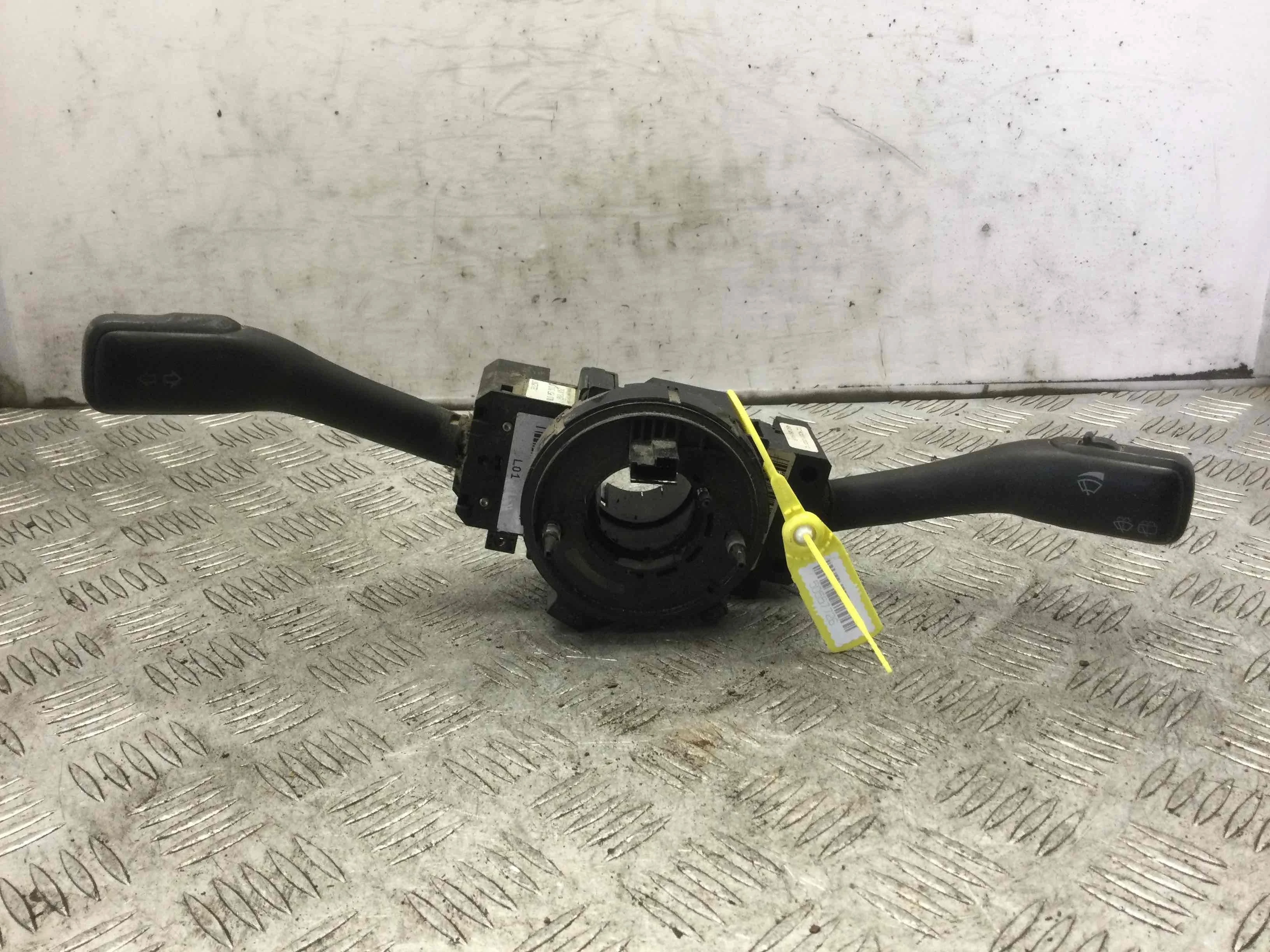 Переключатель подрулевой (стрекоза) Volkswagen Passat B5 (1996-2000) дизель 1.9 TDI Механика Универсал