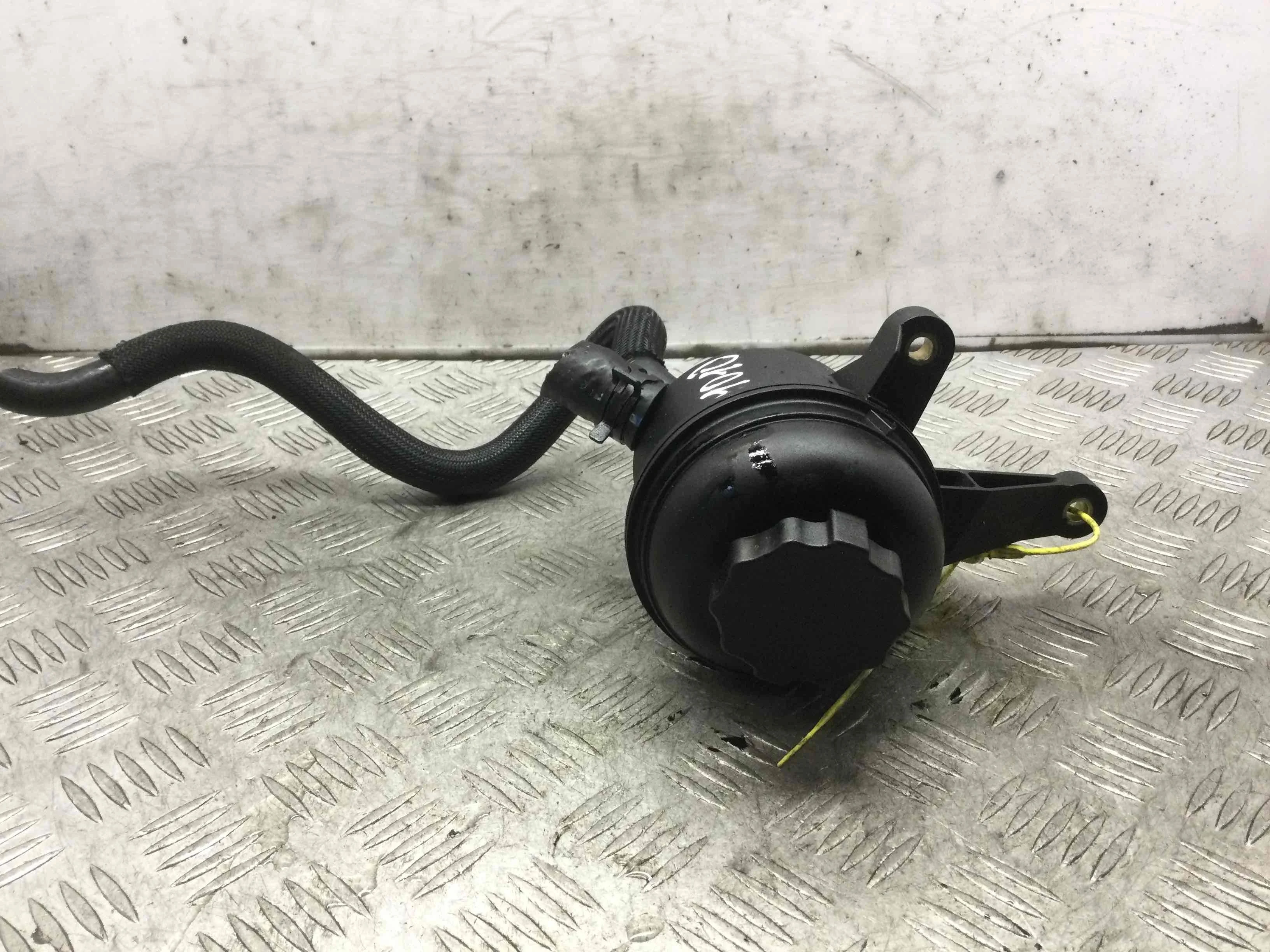 Бачок гидроусилителя Mercedes C-klasse W203/S203/CL203 (2000-2004) дизель 2.2 CDI Автомат Седан