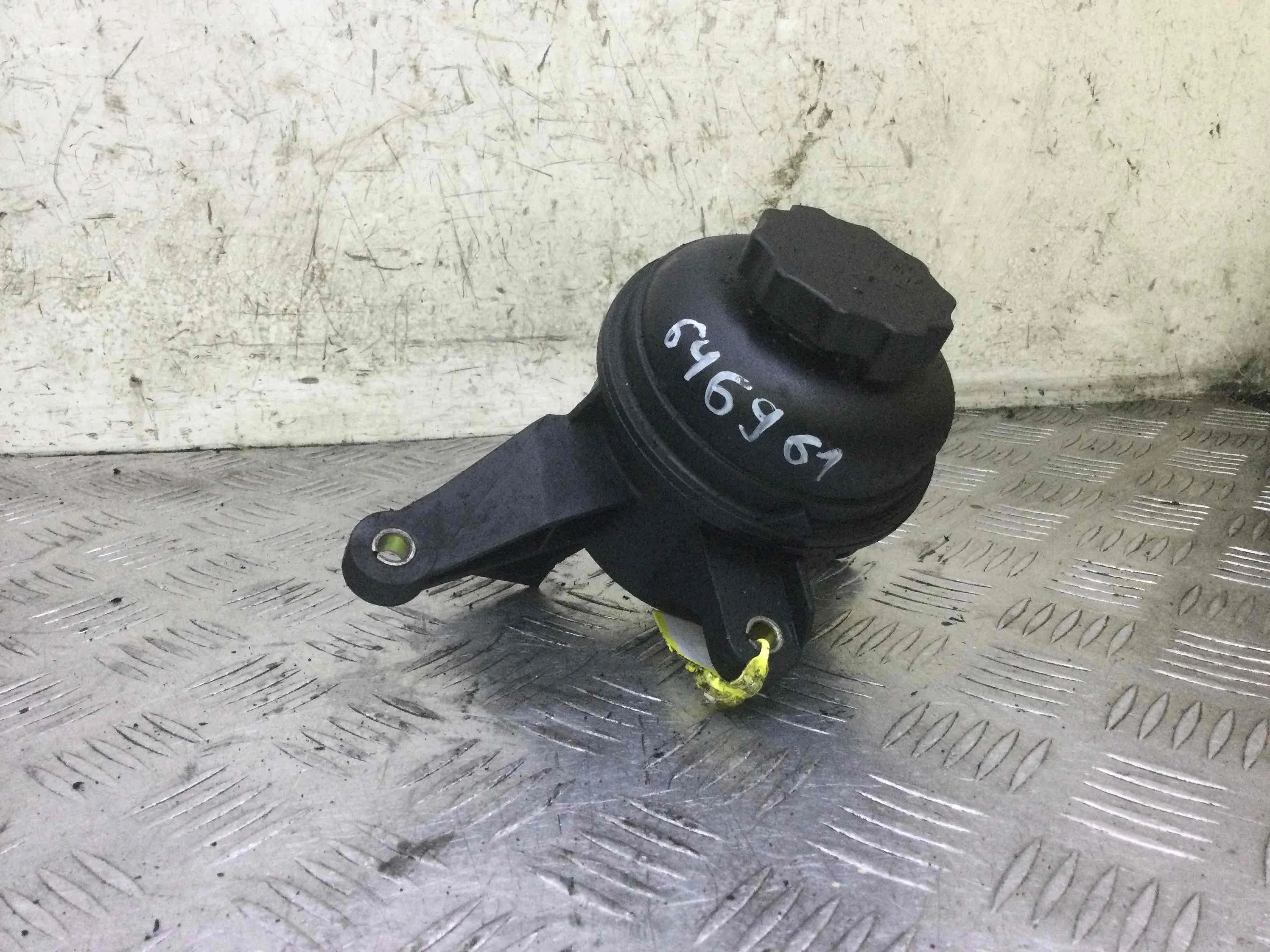 Бачок гидроусилителя Mercedes C-klasse W203/S203/CL203 [рестайлинг] (2004-2007) дизель 2.2 CDI Автомат Седан