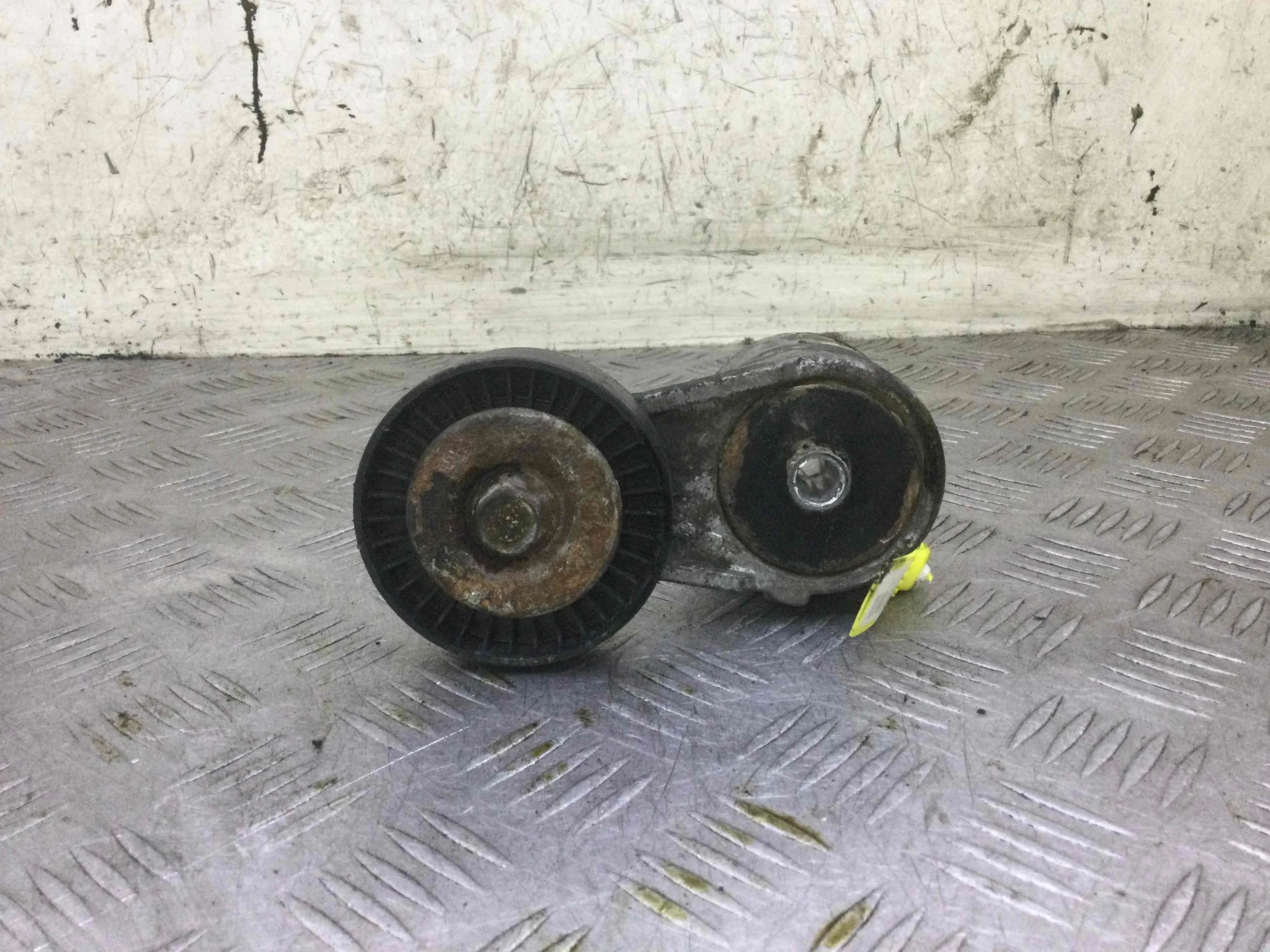 Натяжитель ремня генератора Opel Astra H 2004-2007 бензин 1.6  Механика Х/б