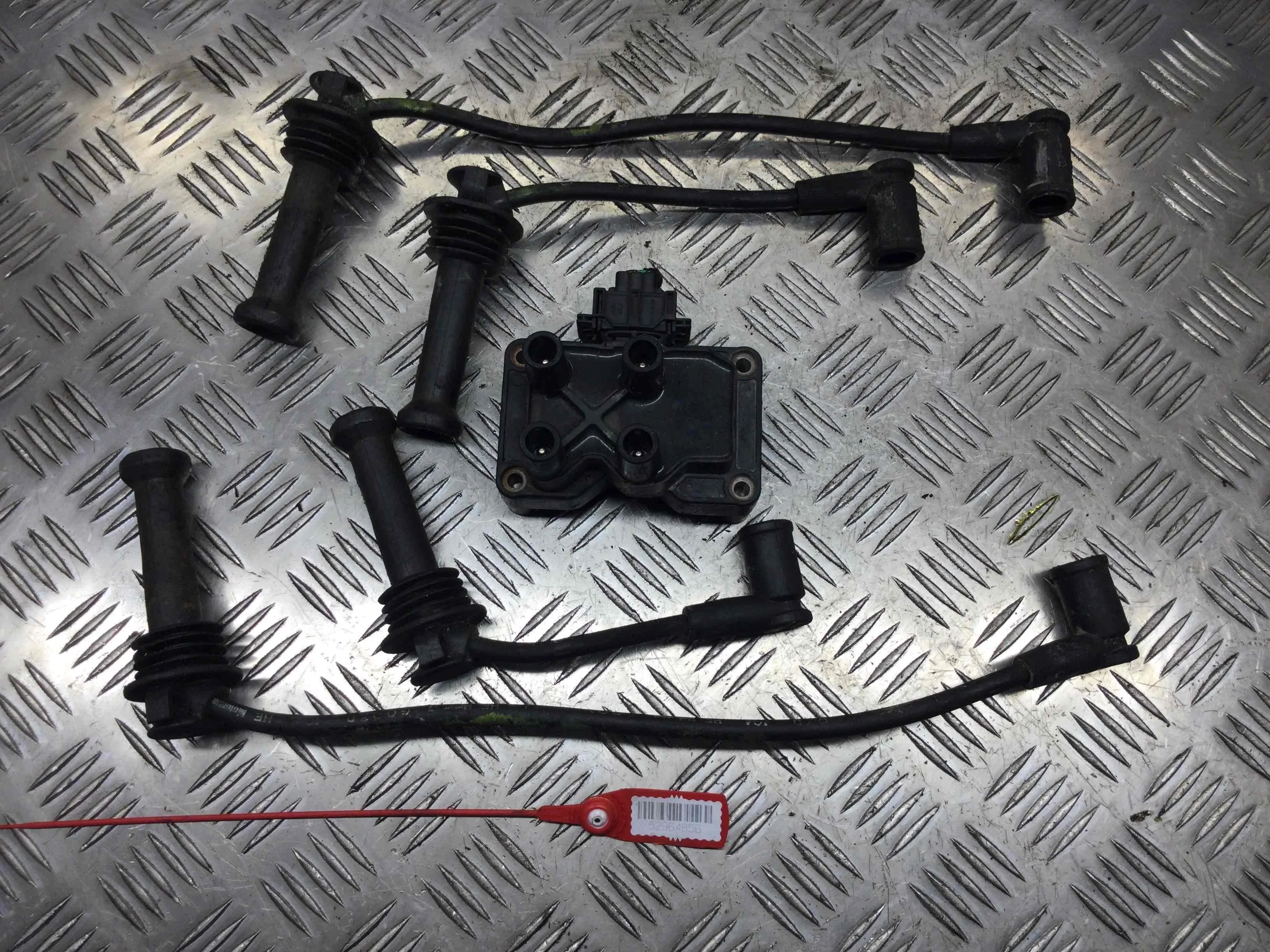 Катушка зажигания Ford Focus 2 поколение (2005-2008) бензин 1.6  Механика