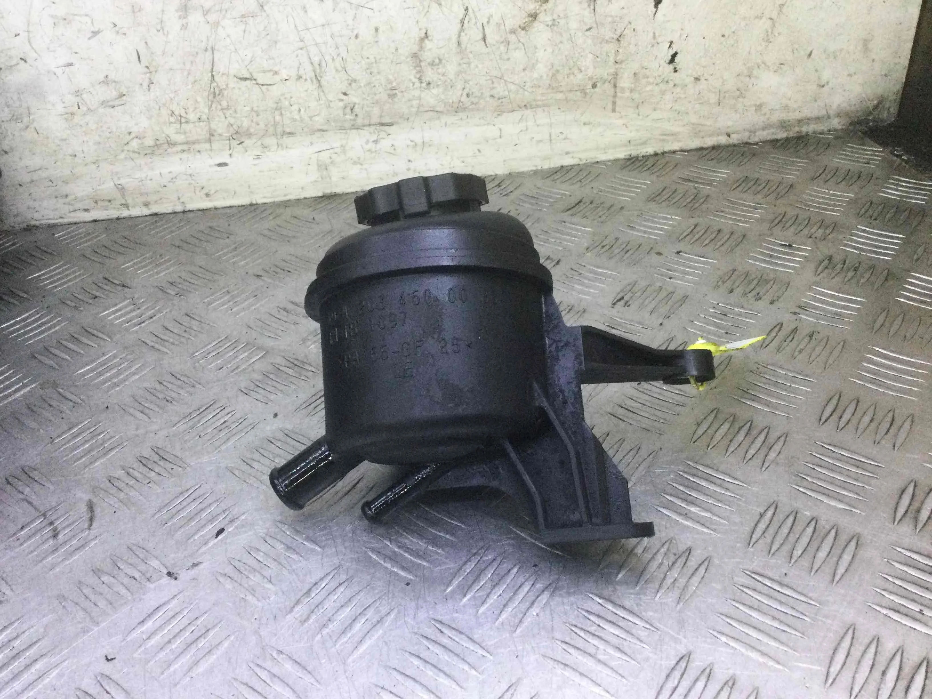 Бачок гидроусилителя Mercedes C-klasse W203/S203/CL203 (2000-2004) дизель 2.2 CDI Автомат Седан