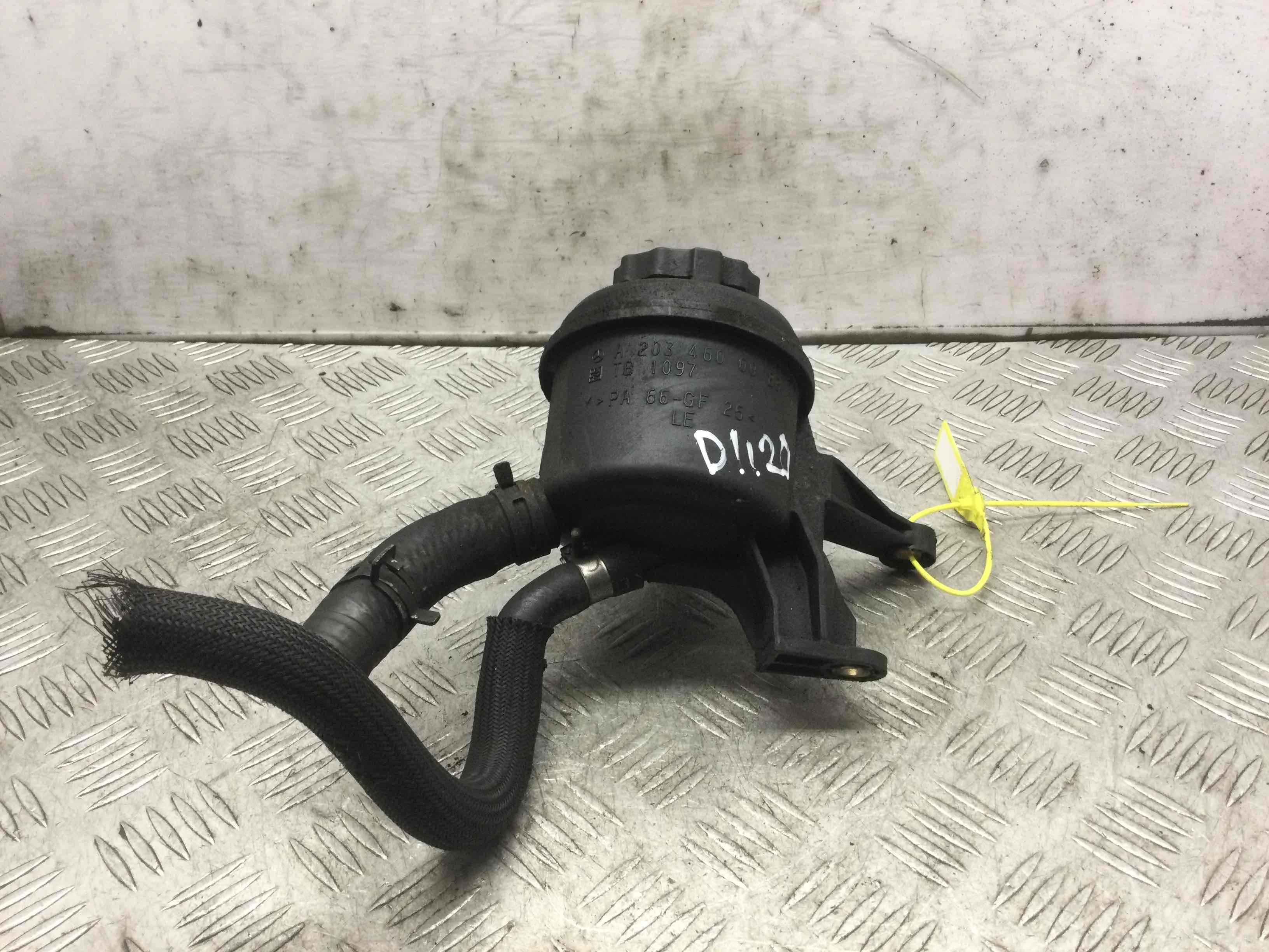 Бачок гидроусилителя Mercedes C-klasse W203/S203/CL203 (2000-2004) дизель 2.2  Автомат Седан