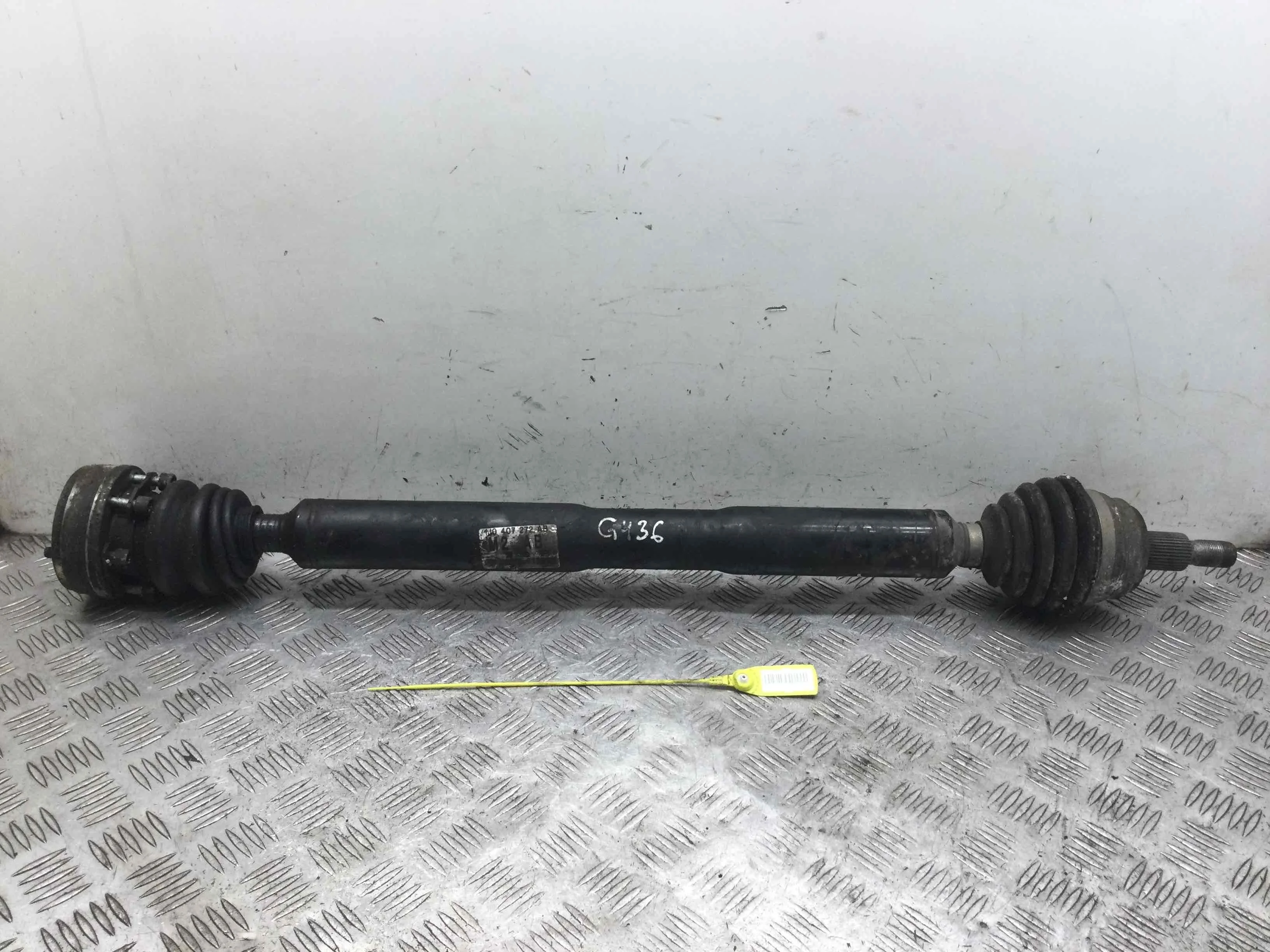 Полуось передняя правая (приводной вал, ШРУС) Audi A3 8L (1996-2000) бензин 1.6  Механика Х/б