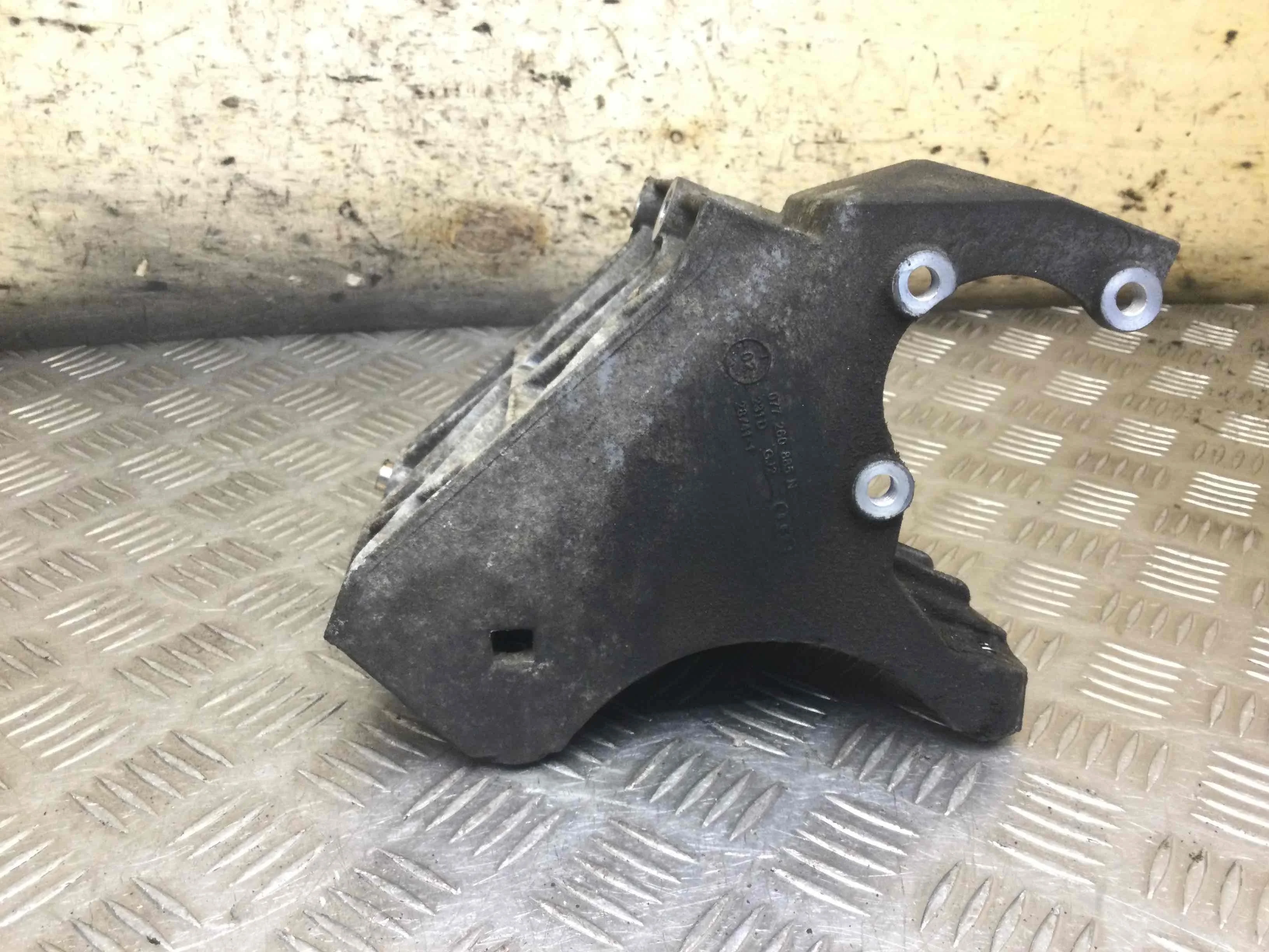 Кронштейн гидроусилителя Audi A8 A8 D3 (4E2) 2002 - 2010 бензин 4.2 i Автомат Седан