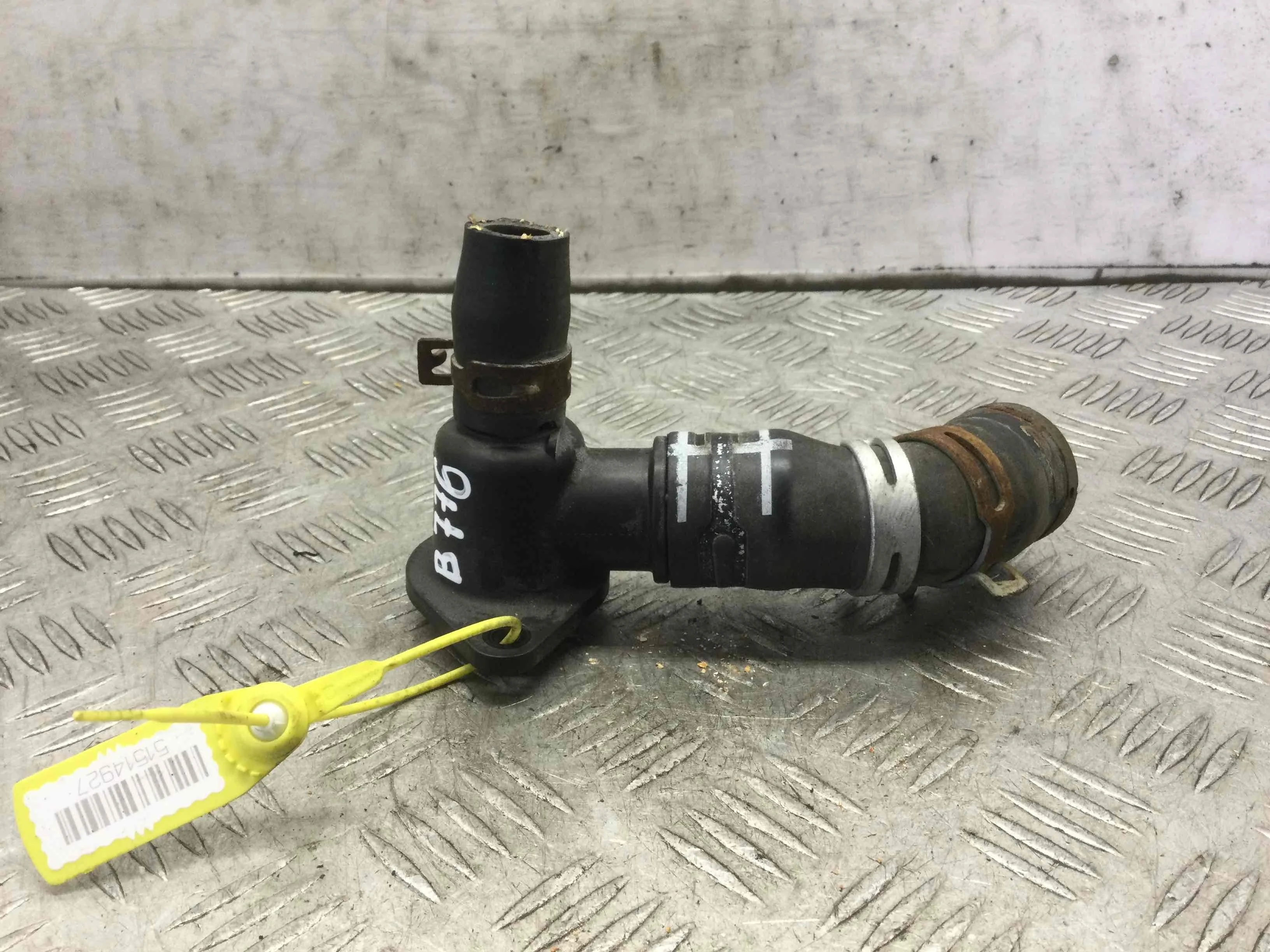 Фланец (тройник) системы охлаждения Citroen C3 1 поколение (2002-2010) бензин 1.6 i Робот Х/б