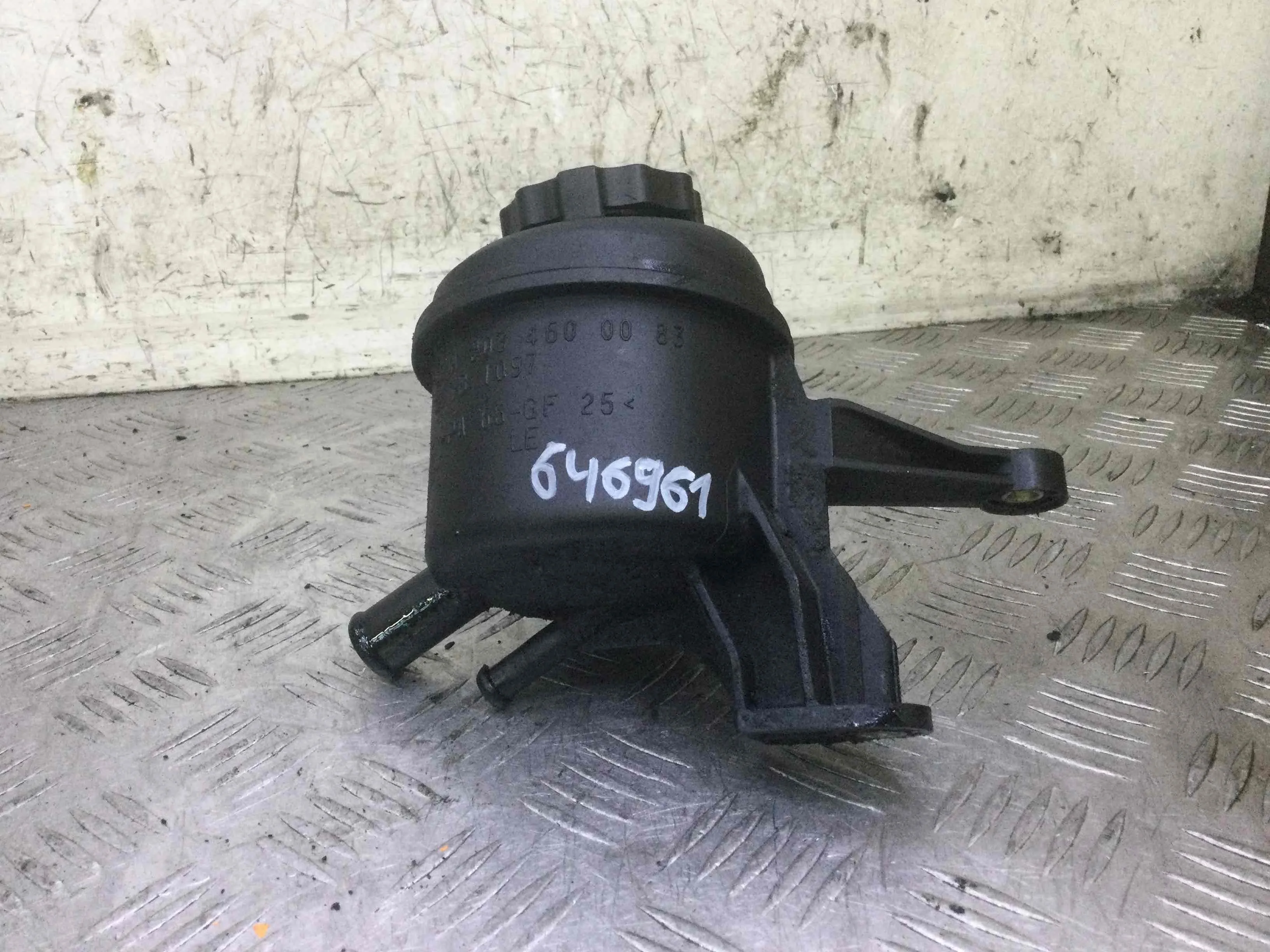 Бачок гидроусилителя Mercedes C-klasse W203/S203/CL203 (2000-2004) дизель 2.2 CDI Механика Седан