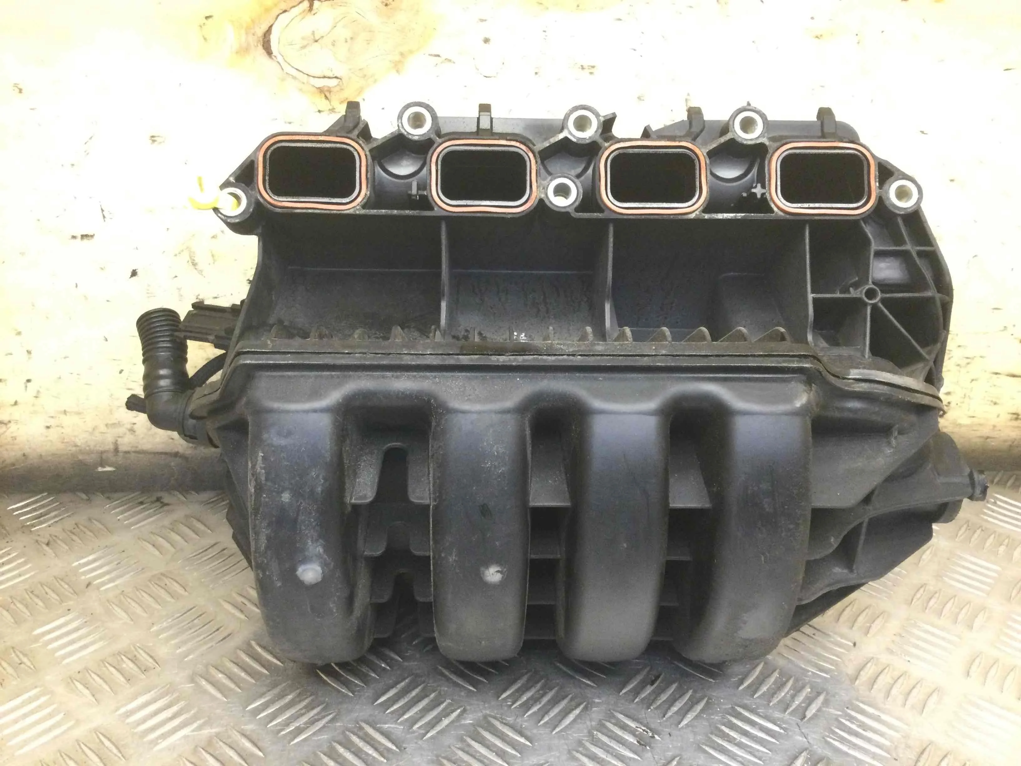 Коллектор впускной Volkswagen Golf 4 поколение (1997-2004) бензин 1.6 i Механика Х/б