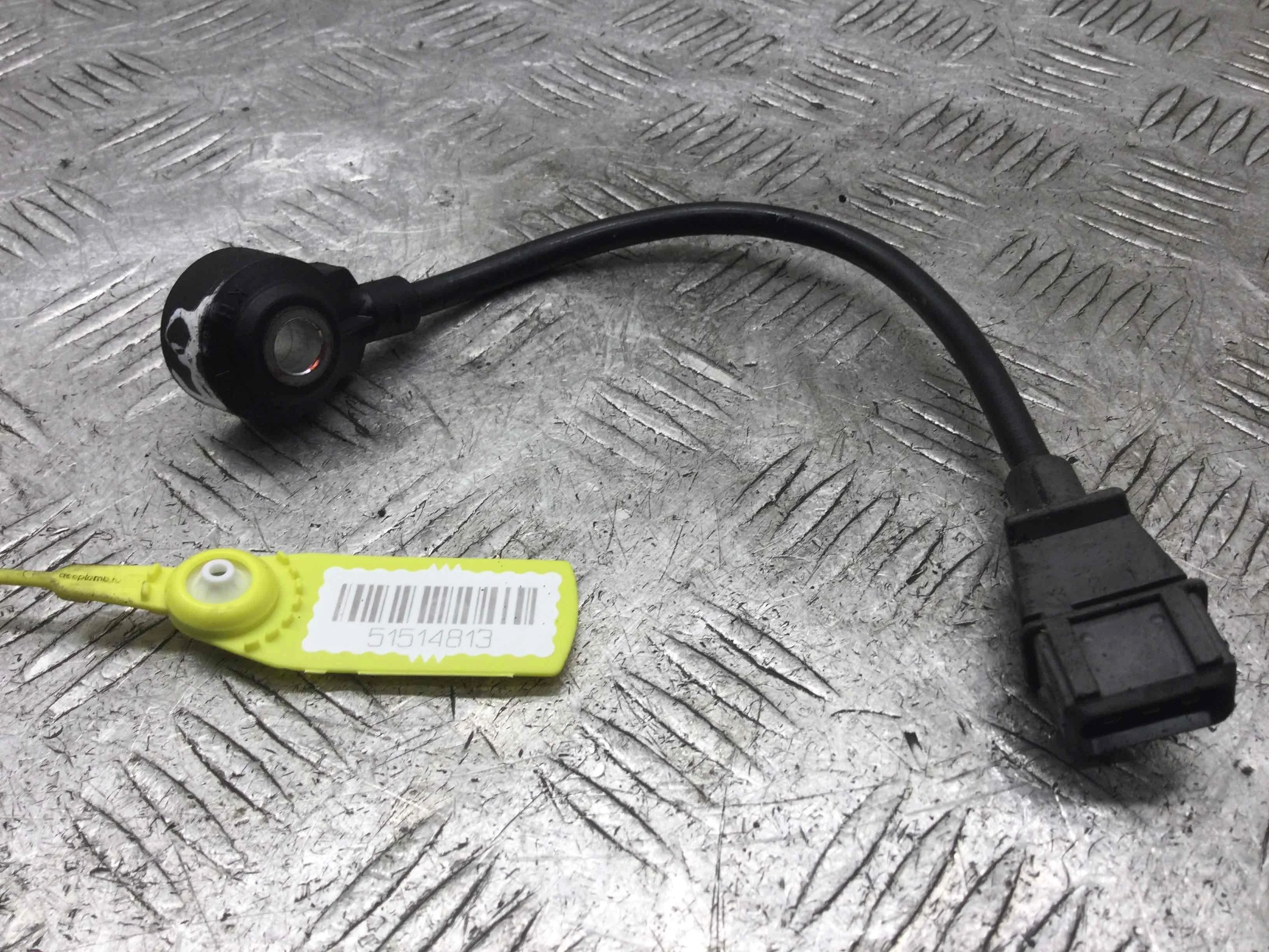 Датчик детонации Kia Carnival 2 поколение 2006 - 2010 дизель 2.9 CRDi Автомат