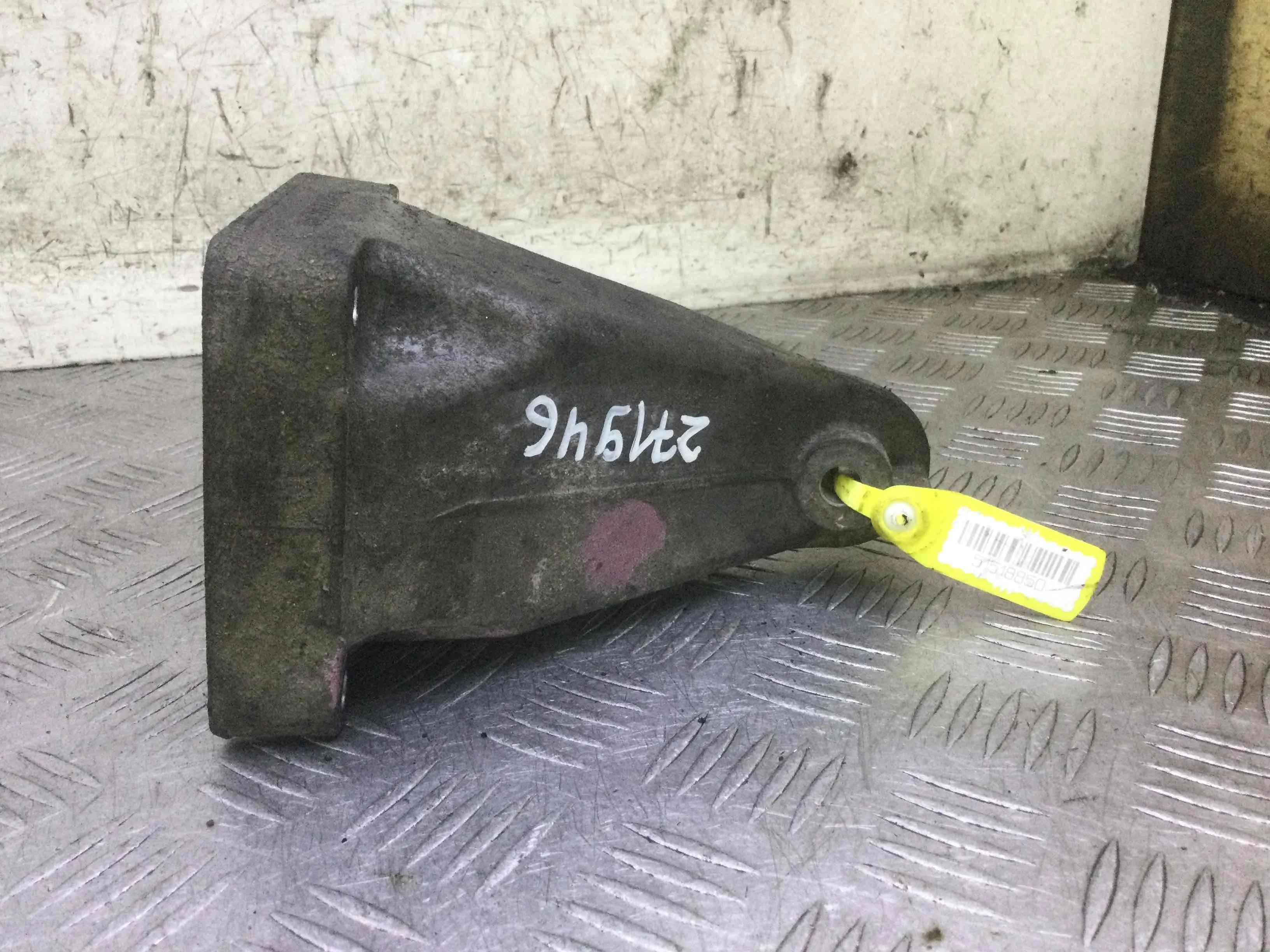 Кронштейн двигателя Mercedes C-klasse W203/S203/CL203 (2000-2004) бензин 1.8 i Автомат Седан