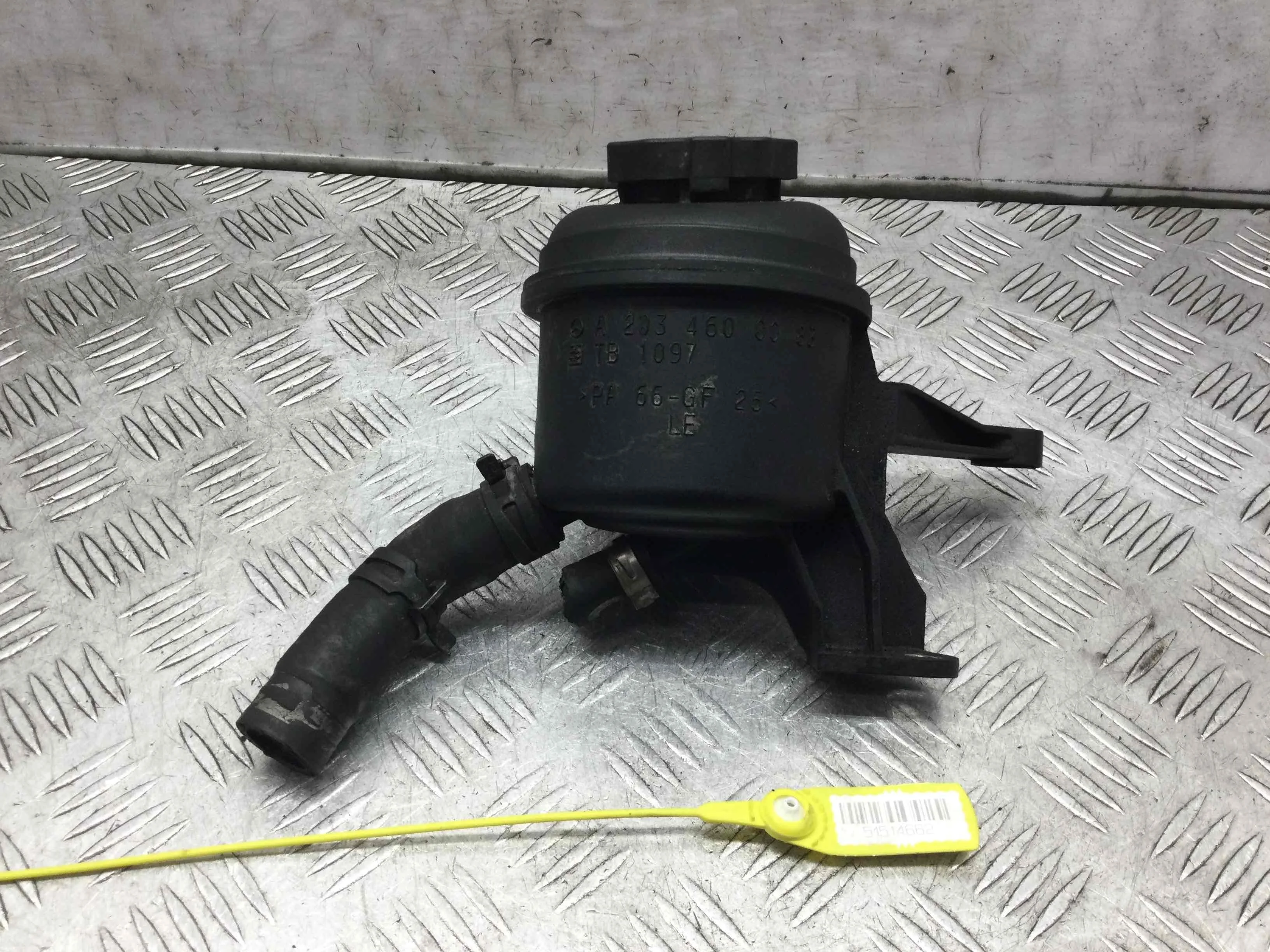 Бачок гидроусилителя Mercedes C-klasse W203/S203/CL203 (2000-2004) дизель 2.2 CDI Механика Седан