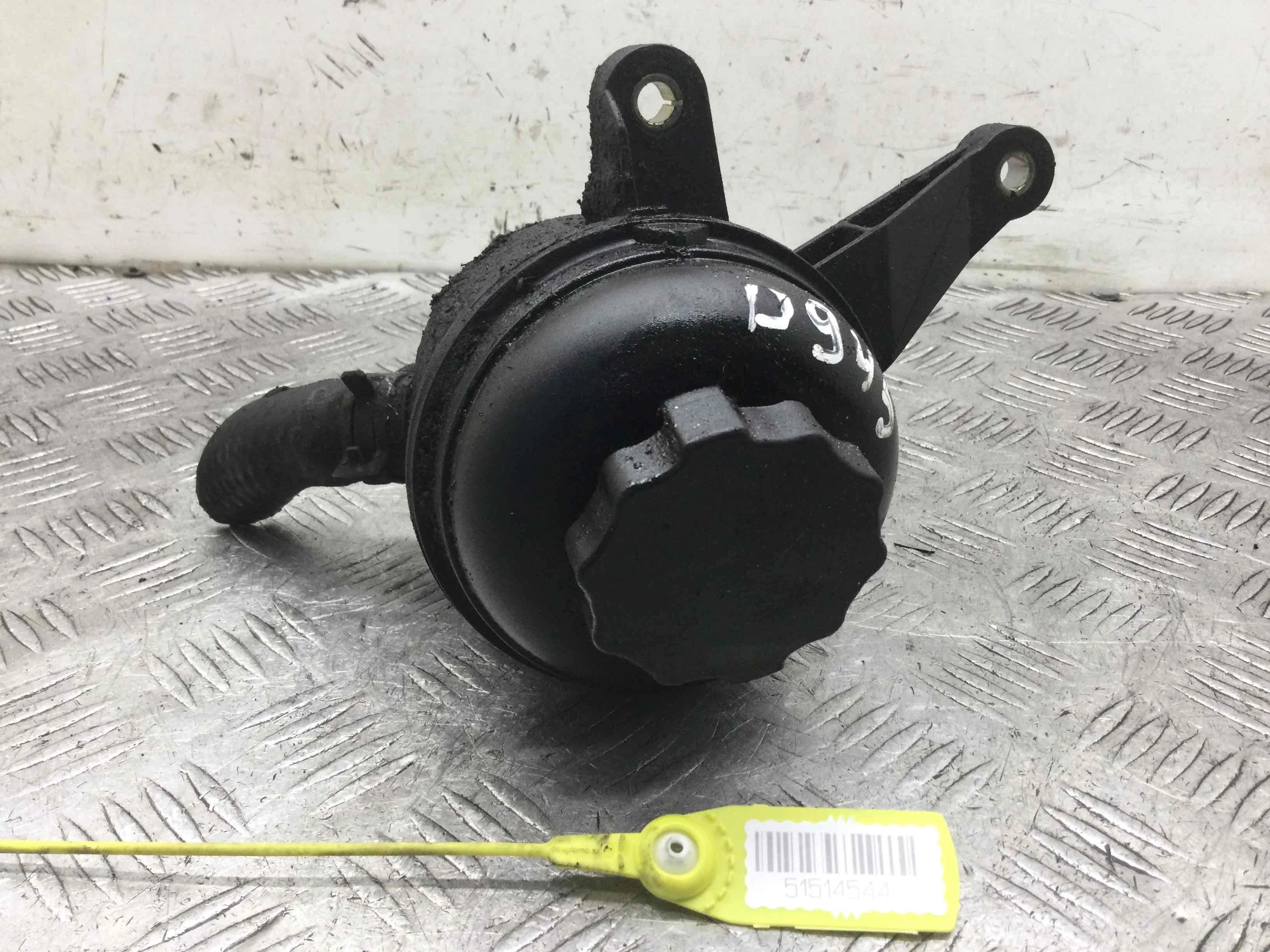 Бачок гидроусилителя Mercedes C-klasse W203/S203/CL203 [рестайлинг] (2004-2007) дизель 2.2 CDI Автомат Седан