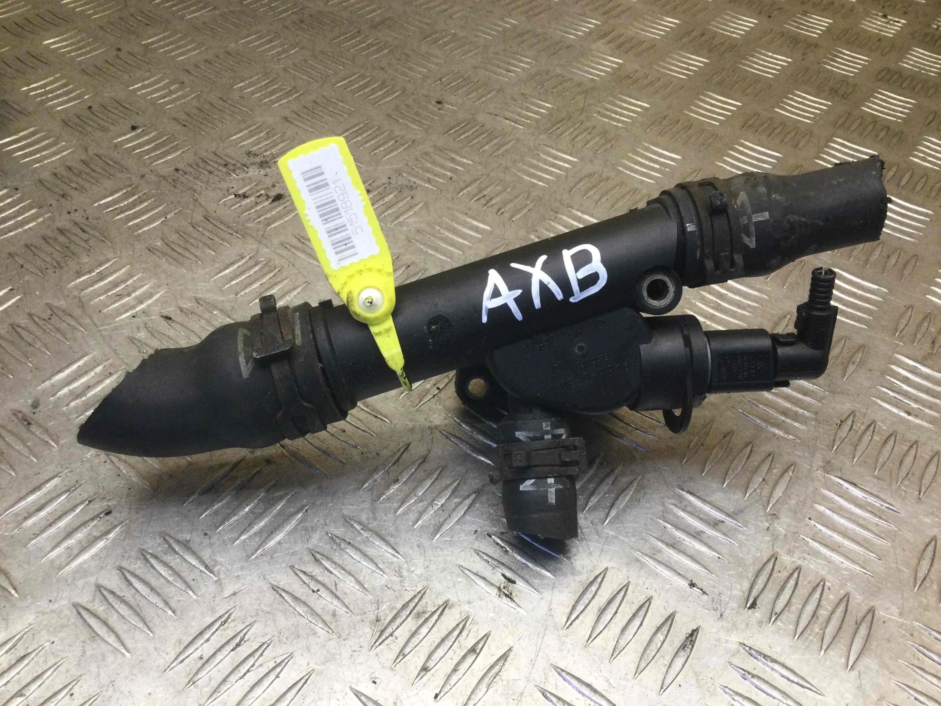 Фланец (тройник) системы охлаждения Volkswagen Transporter T5 2003 - 2009 дизель 1.9 TDI Механика Грузовой