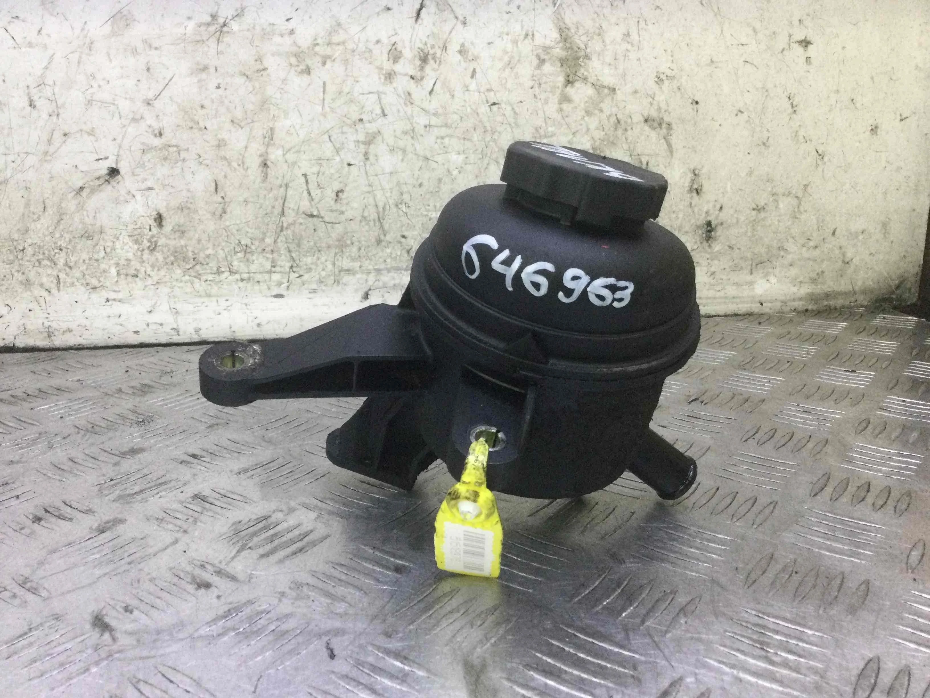 Бачок гидроусилителя Mercedes C-klasse W203/S203/CL203 [рестайлинг] (2004-2007) дизель 2.2  Автомат Седан