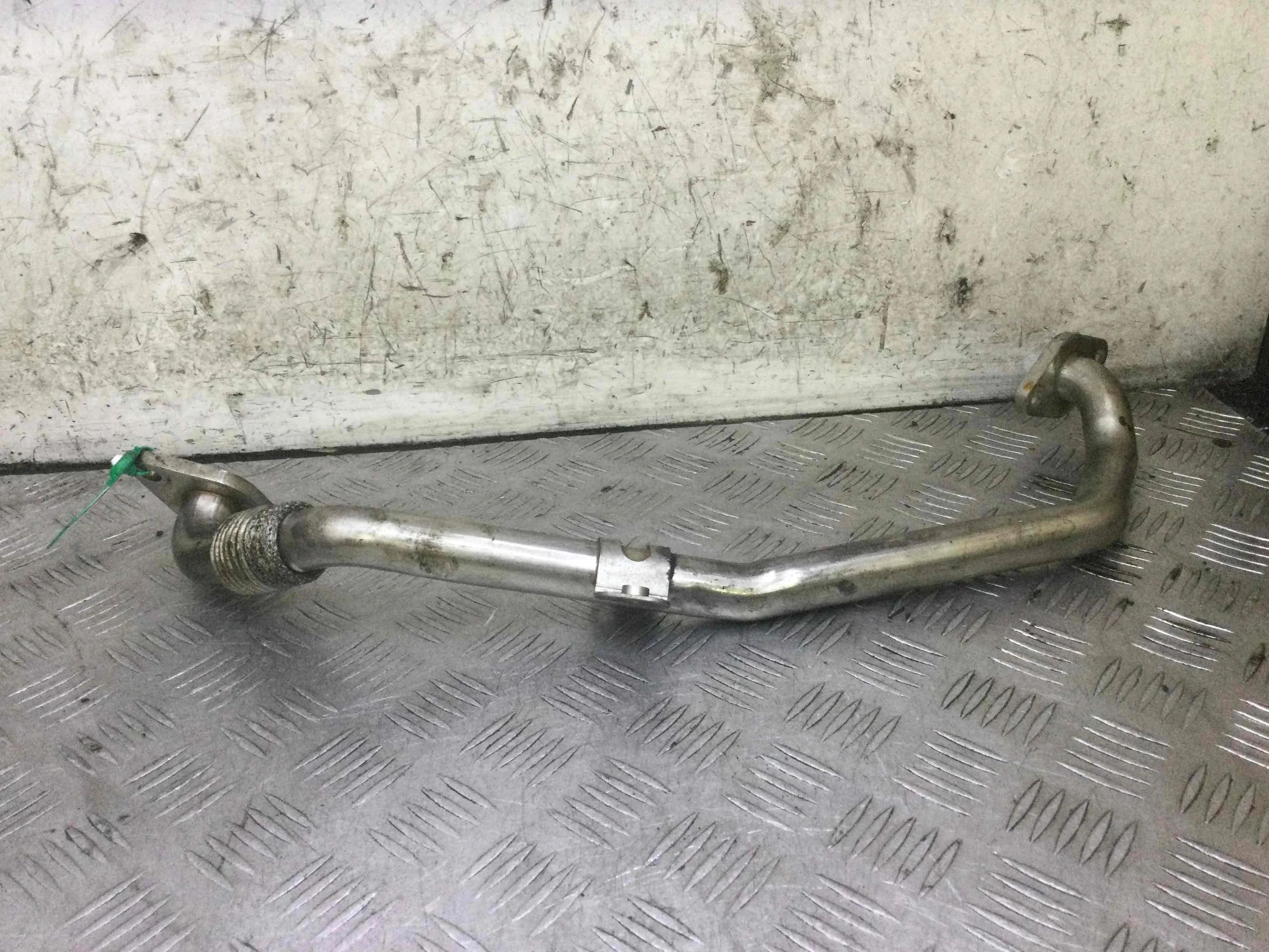 Трубка системы рециркуляции EGR Audi A6 C6/4F (2004-2008) дизель 2.0 TDI Механика Универсал