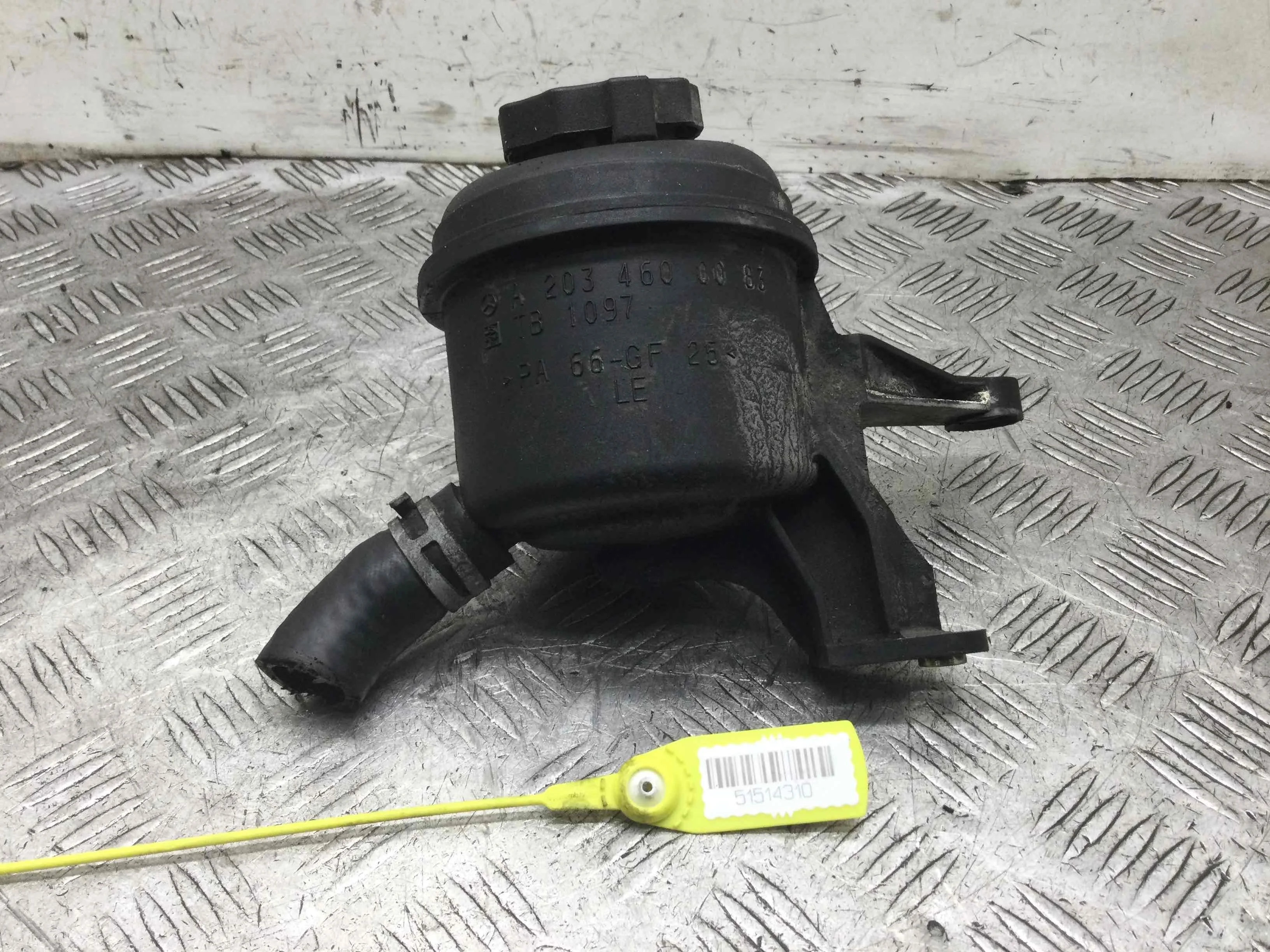 Бачок гидроусилителя Mercedes C-klasse W203/S203/CL203 [рестайлинг] (2004-2007) дизель 2.2 CDI Автомат Седан