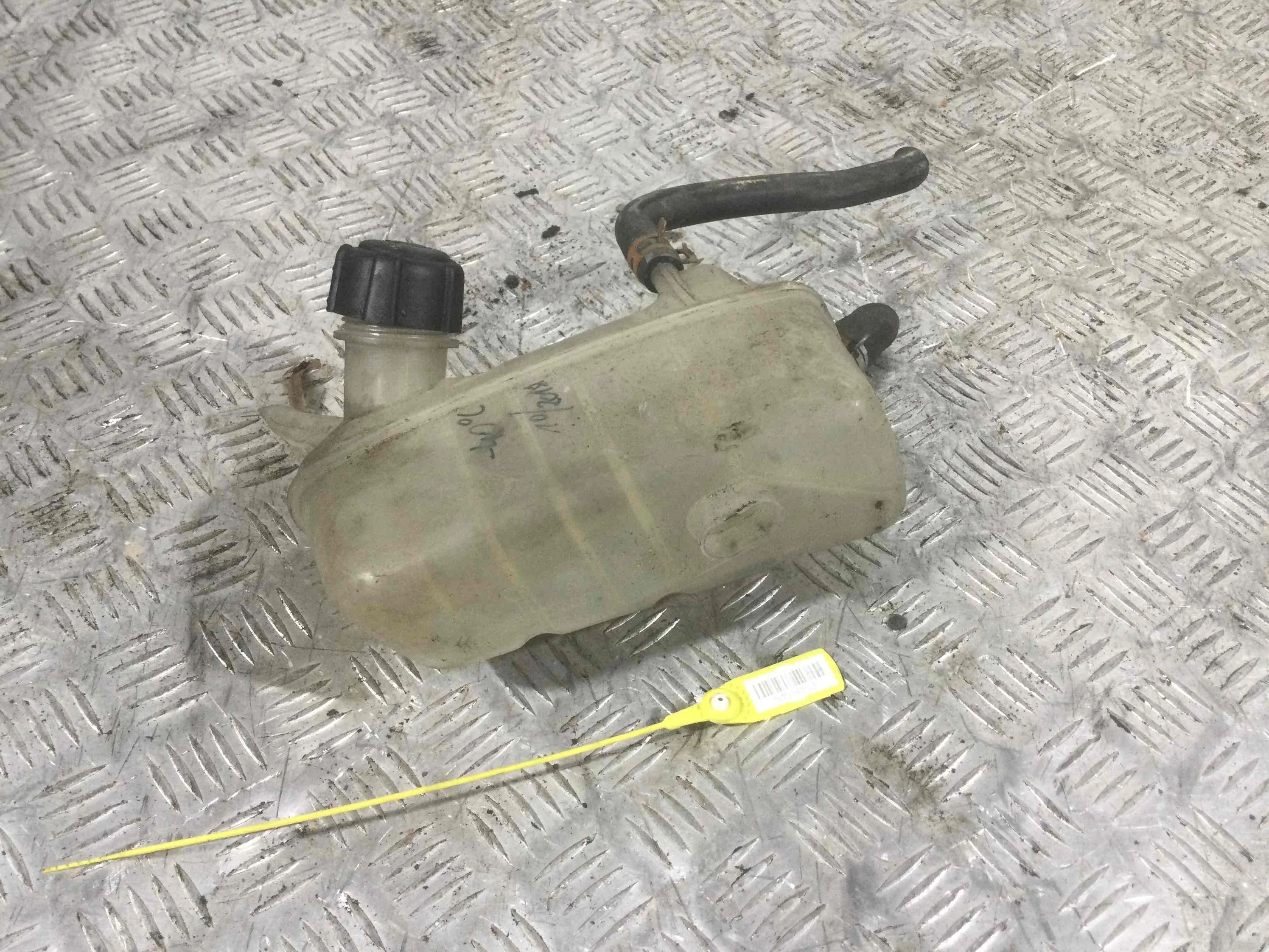 Бачок расширительный Renault Megane 2 поколение (2002-2006) бензин 2.0 i Механика Седан