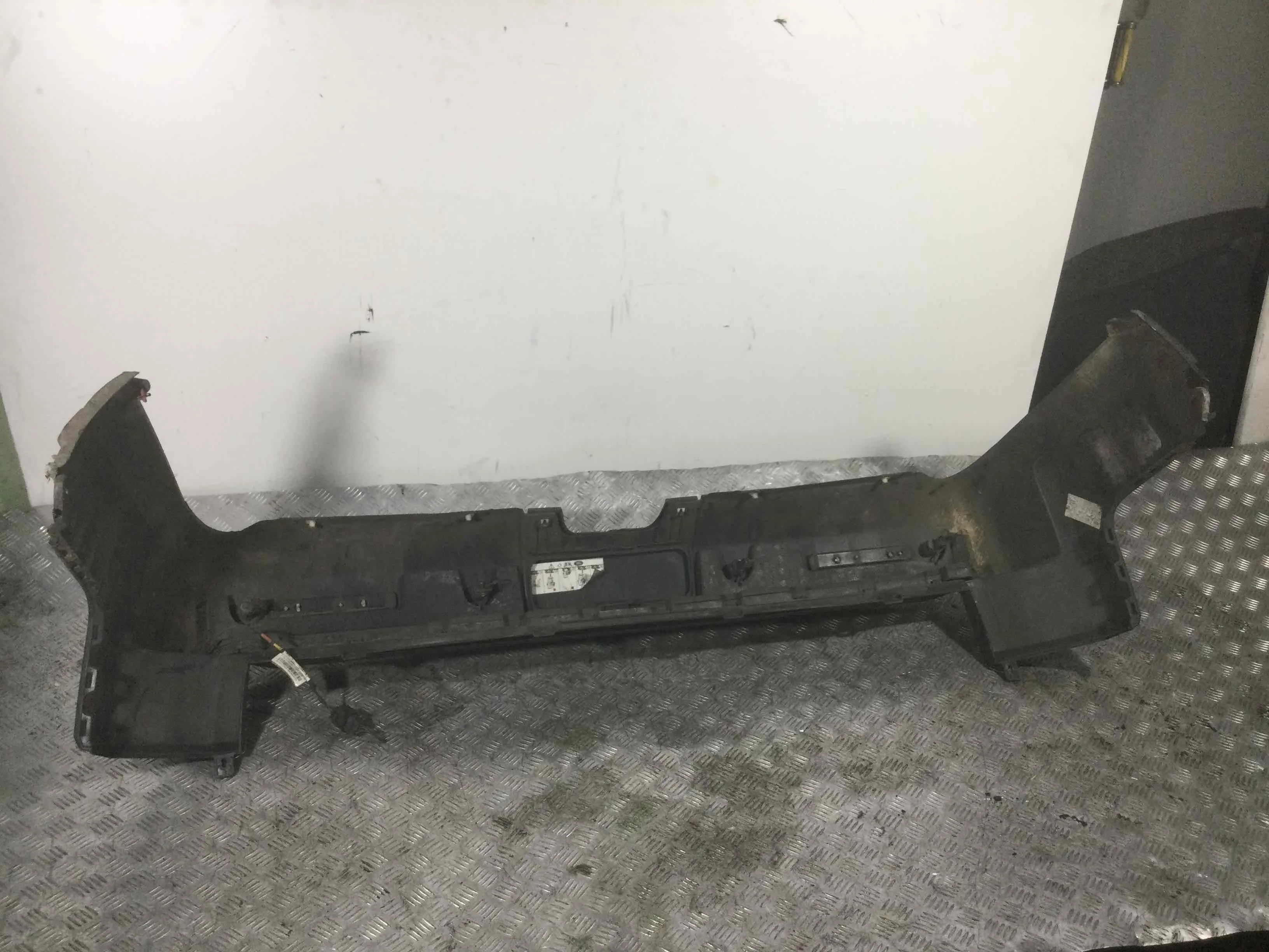 Бампер задний Land Rover Discovery Discovery III (LA) 2004 - 2009 дизель 2.7 TD Автомат