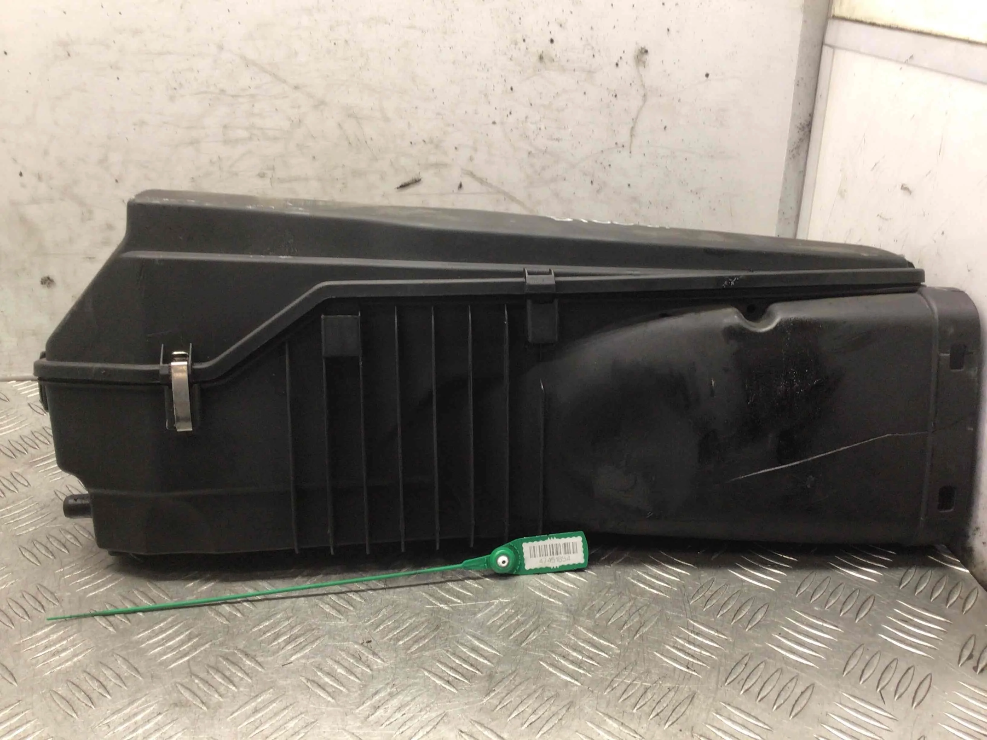 Корпус воздушного фильтра Mercedes C-klasse W203/S203/CL203 (2000-2004) дизель 2.2 CDI Автомат Седан