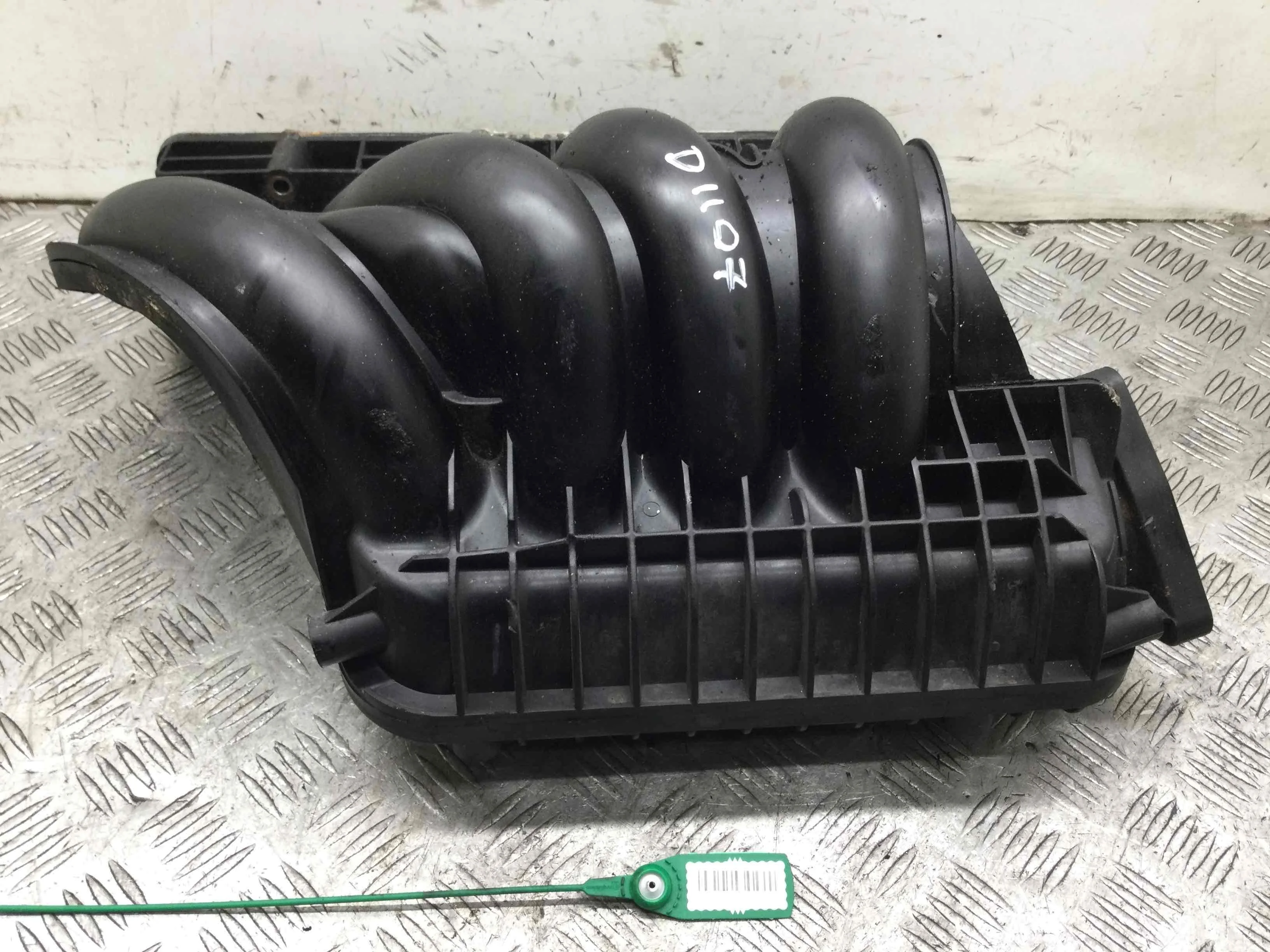 Коллектор впускной Mercedes C-klasse W203/S203/CL203 [рестайлинг] (2004-2007) дизель 2.2  Автомат Седан