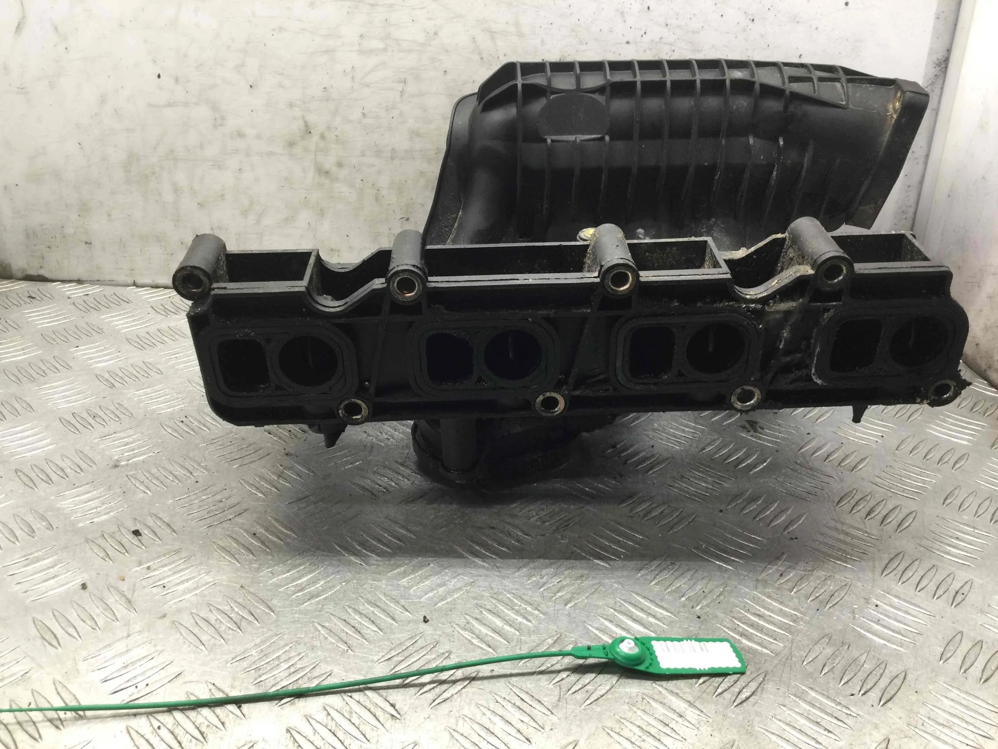 Коллектор впускной Mercedes C-klasse W203/S203/CL203 (2000-2004) дизель 2.2  Автомат Седан