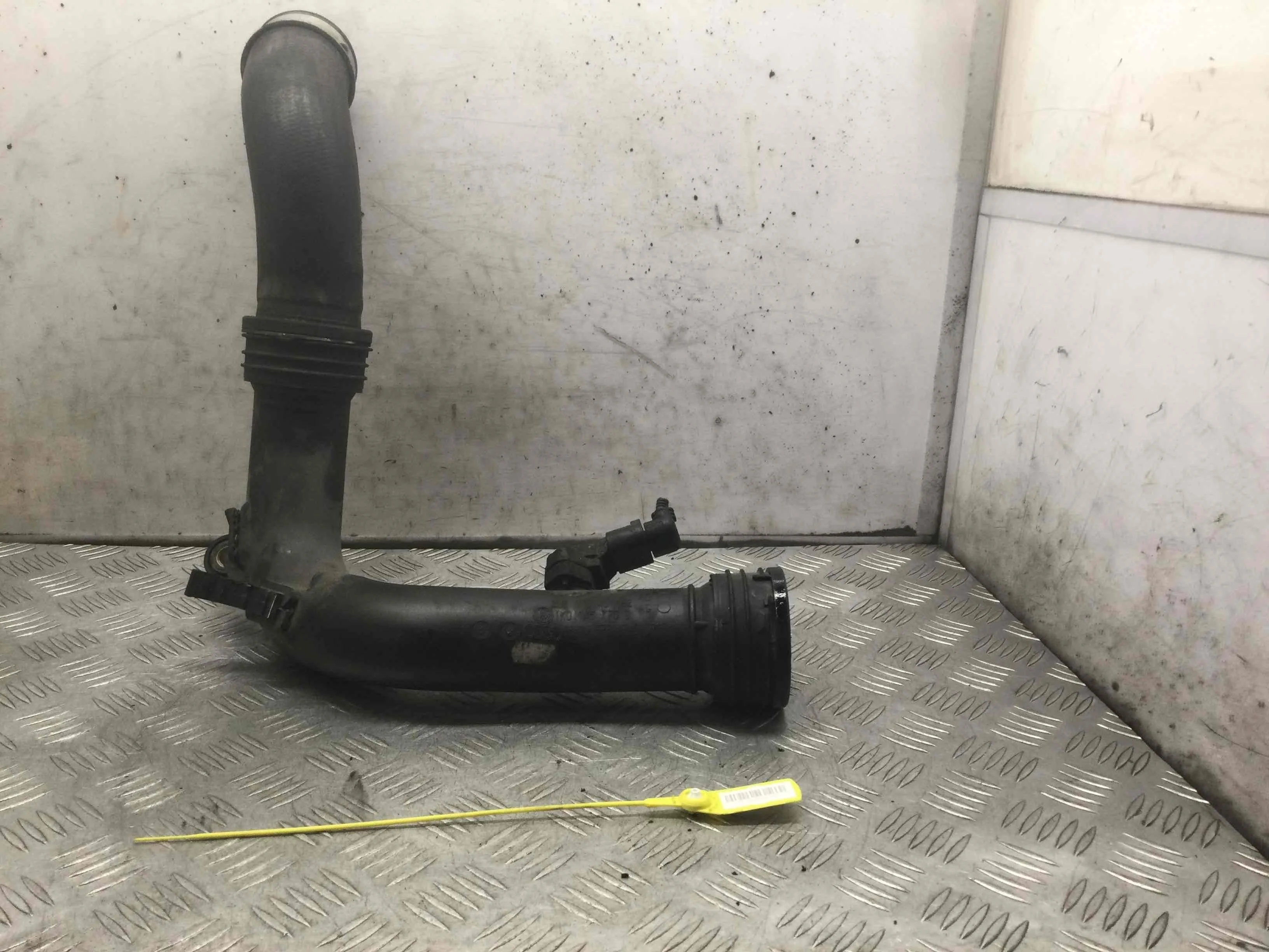 Патрубок турбины Volkswagen Golf 5 поколение (2004-2009) дизель 2.0 TDI Механика Х/б