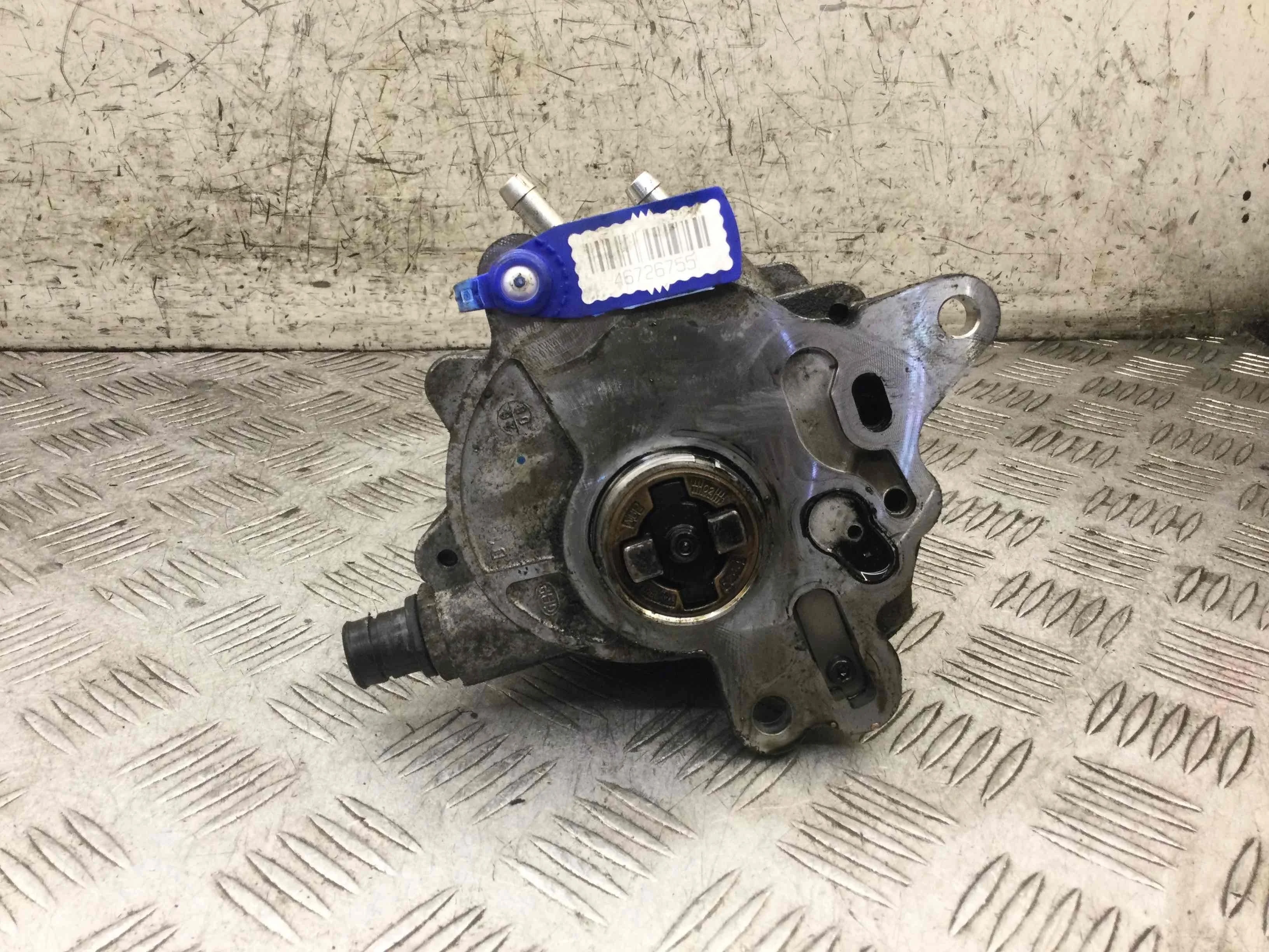 Насос вакуумный Volkswagen Golf 5 поколение (2004-2009) дизель 2.0 TDI Механика Х/б