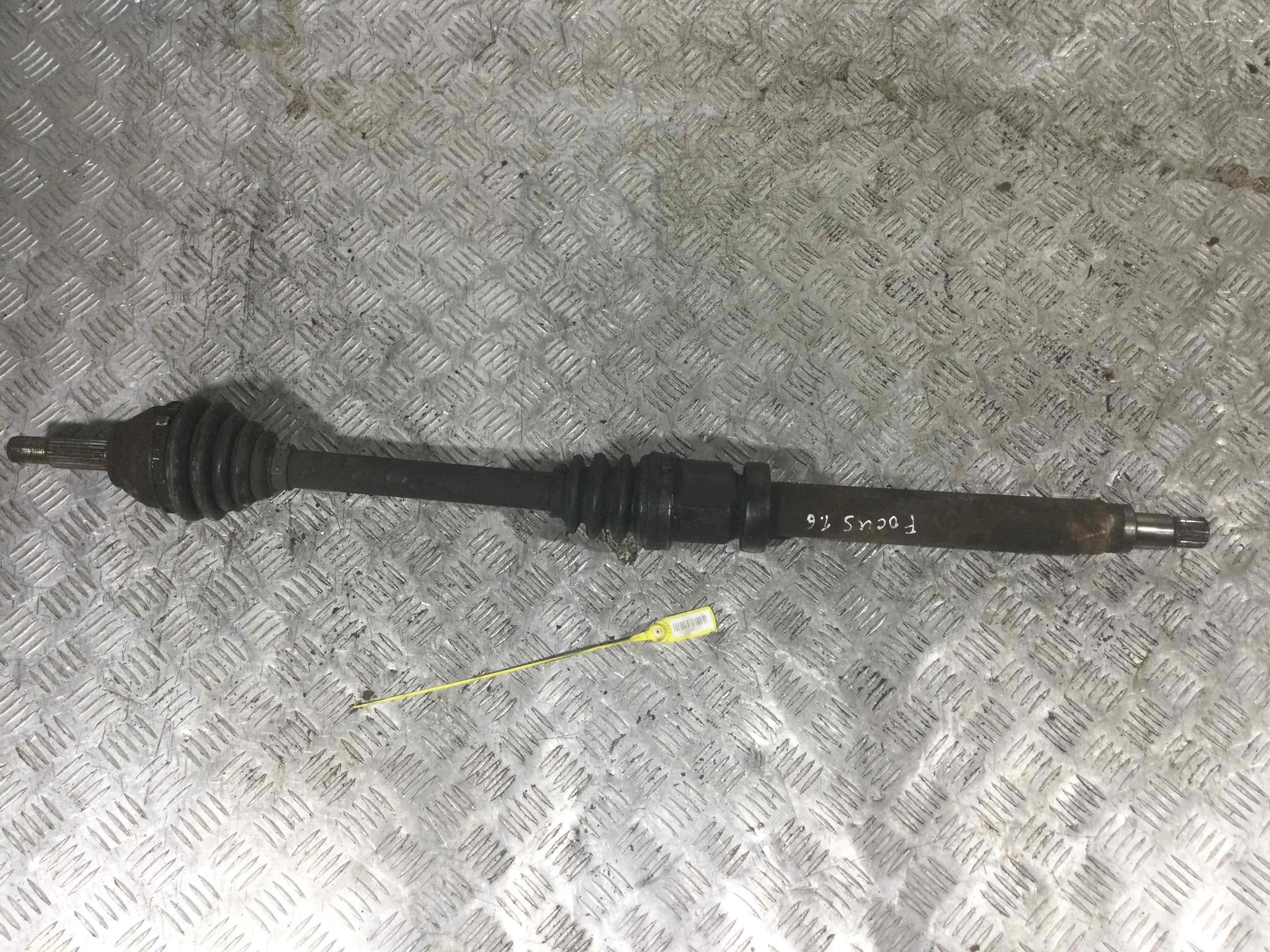 Полуось передняя правая (приводной вал, ШРУС) Ford Focus 2 поколение (2005-2008) бензин 1.6  Механика Х/б