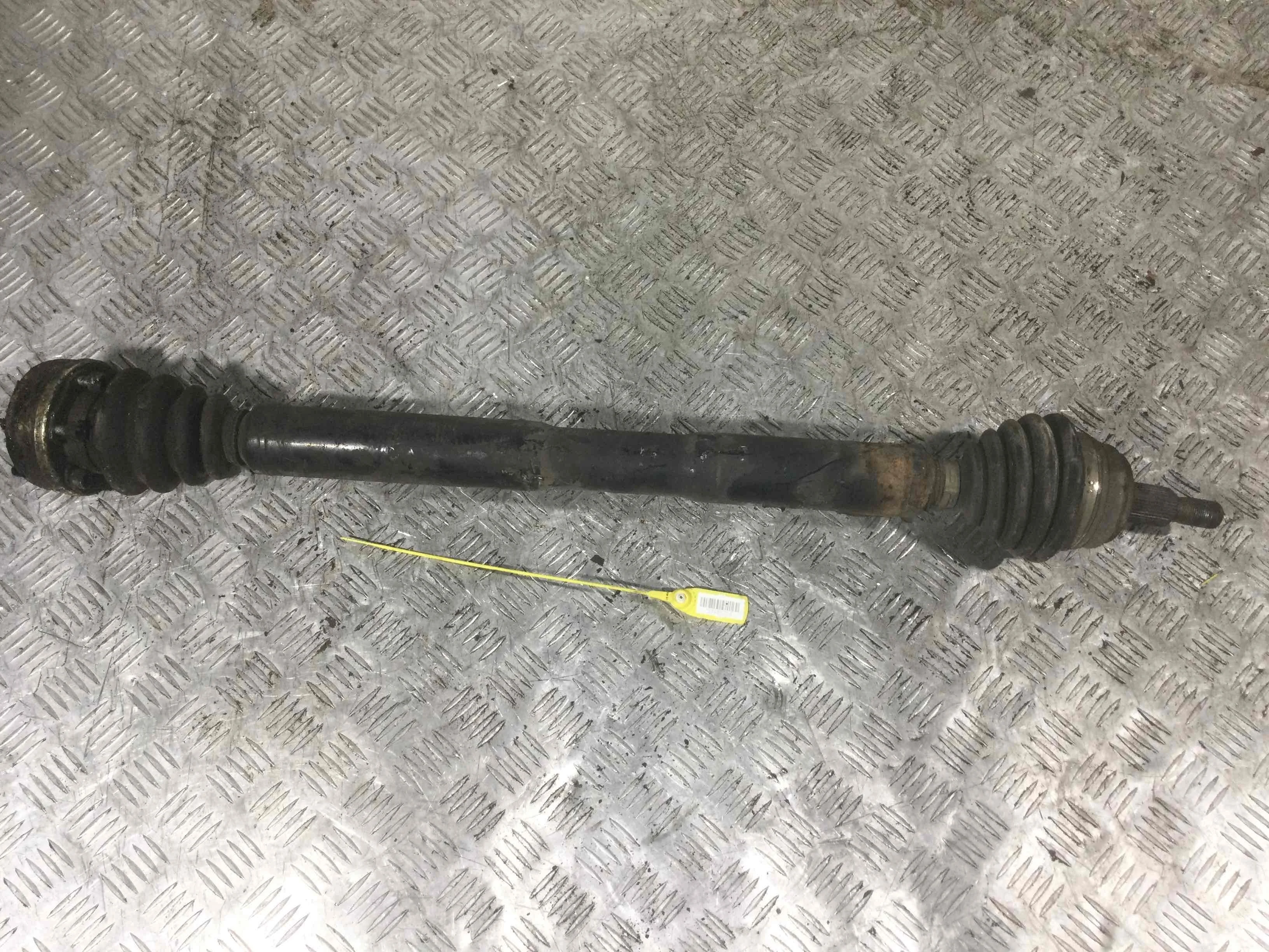 Полуось передняя правая (приводной вал, ШРУС) Audi A3 8L (1996-2000) бензин 1.6 i Механика Х/б