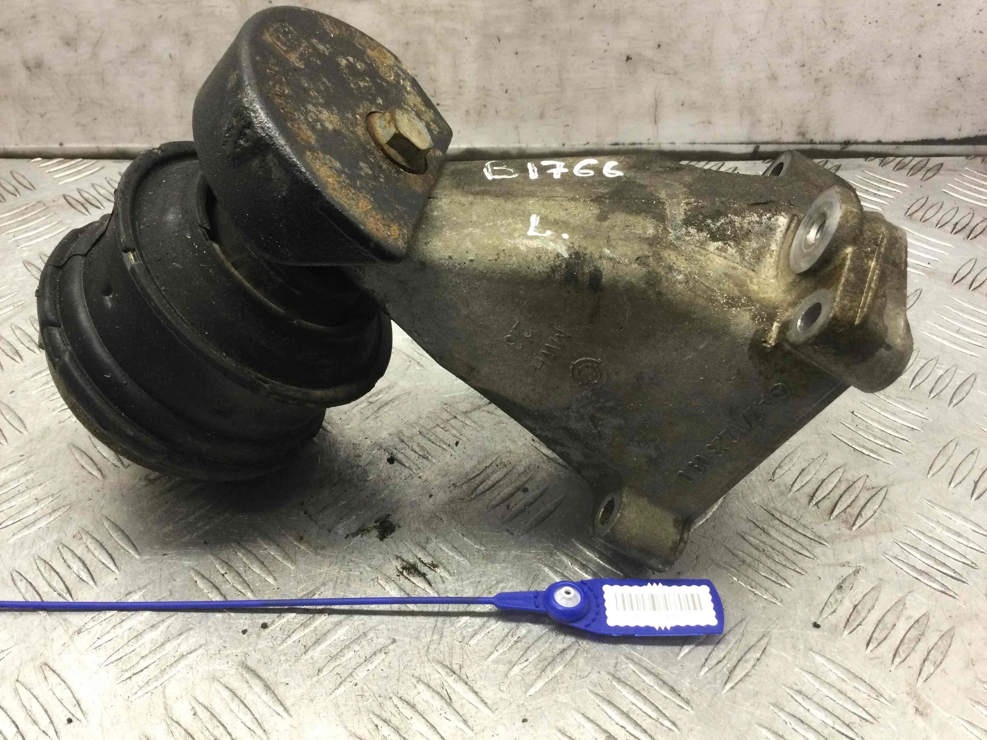 Подушка крепления двигателя Mercedes C-klasse W203/S203/CL203 [рестайлинг] (2004-2007) бензин 1.8  Автомат Седан