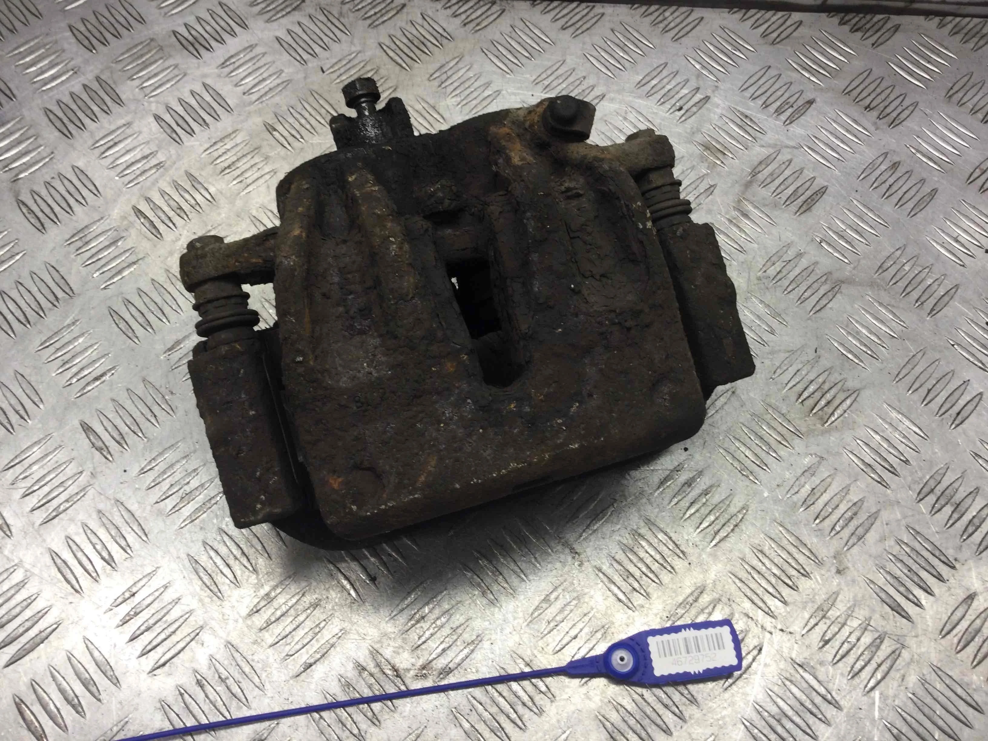 Суппорт передний правый Land Rover Discovery Discovery III (LA) 2004 - 2009 дизель 2.7 TD Автомат