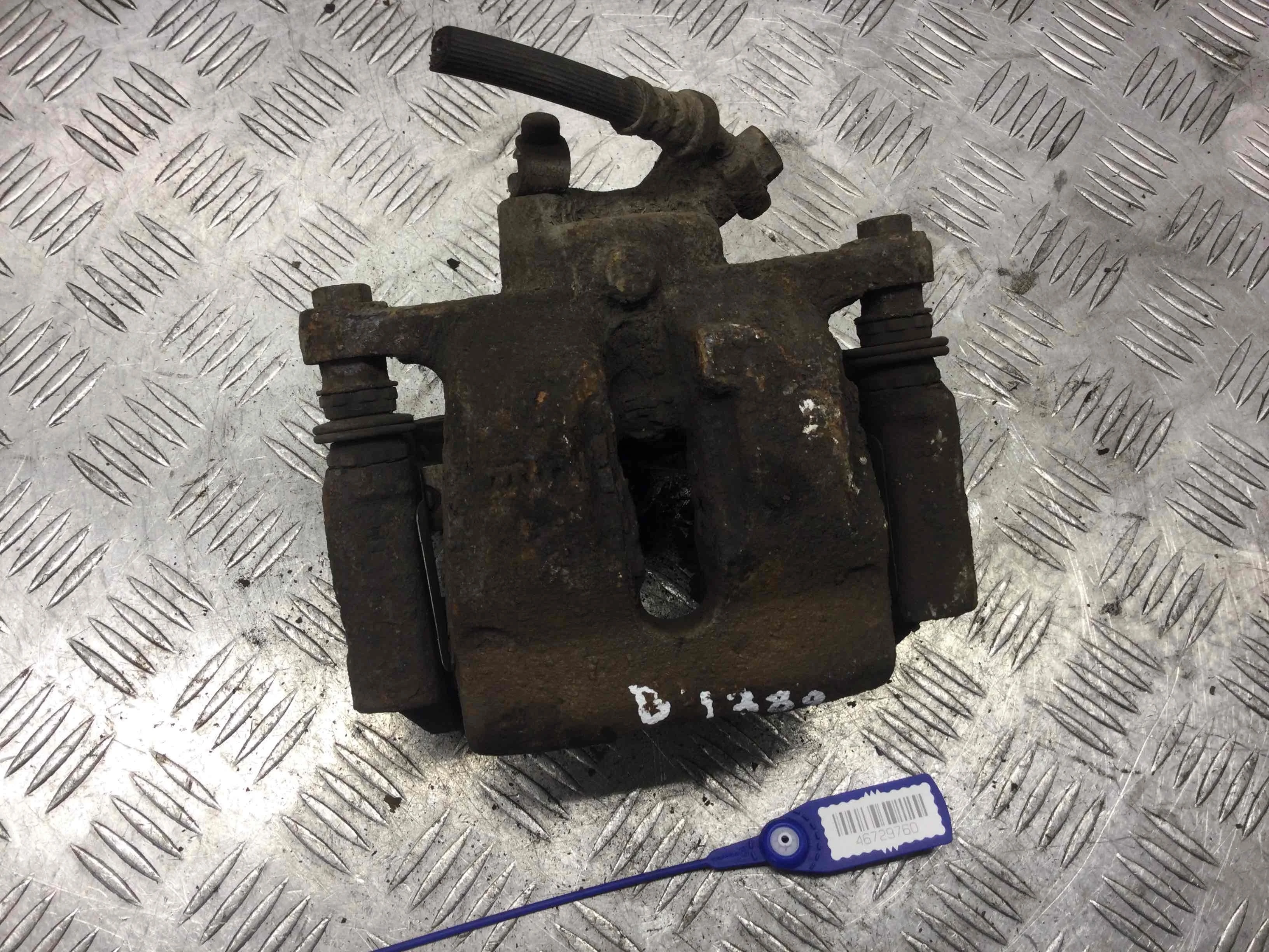 Суппорт задний левый Land Rover Discovery Discovery III (LA) 2004 - 2009 дизель 2.7 TD Автомат